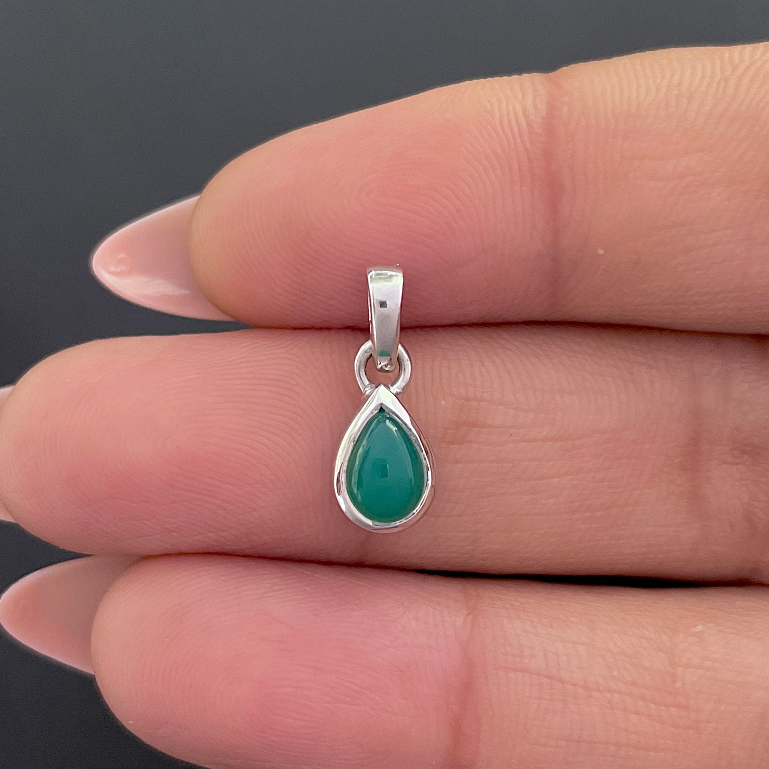 Green Onyx Pendant-(GRO-SP-941.)