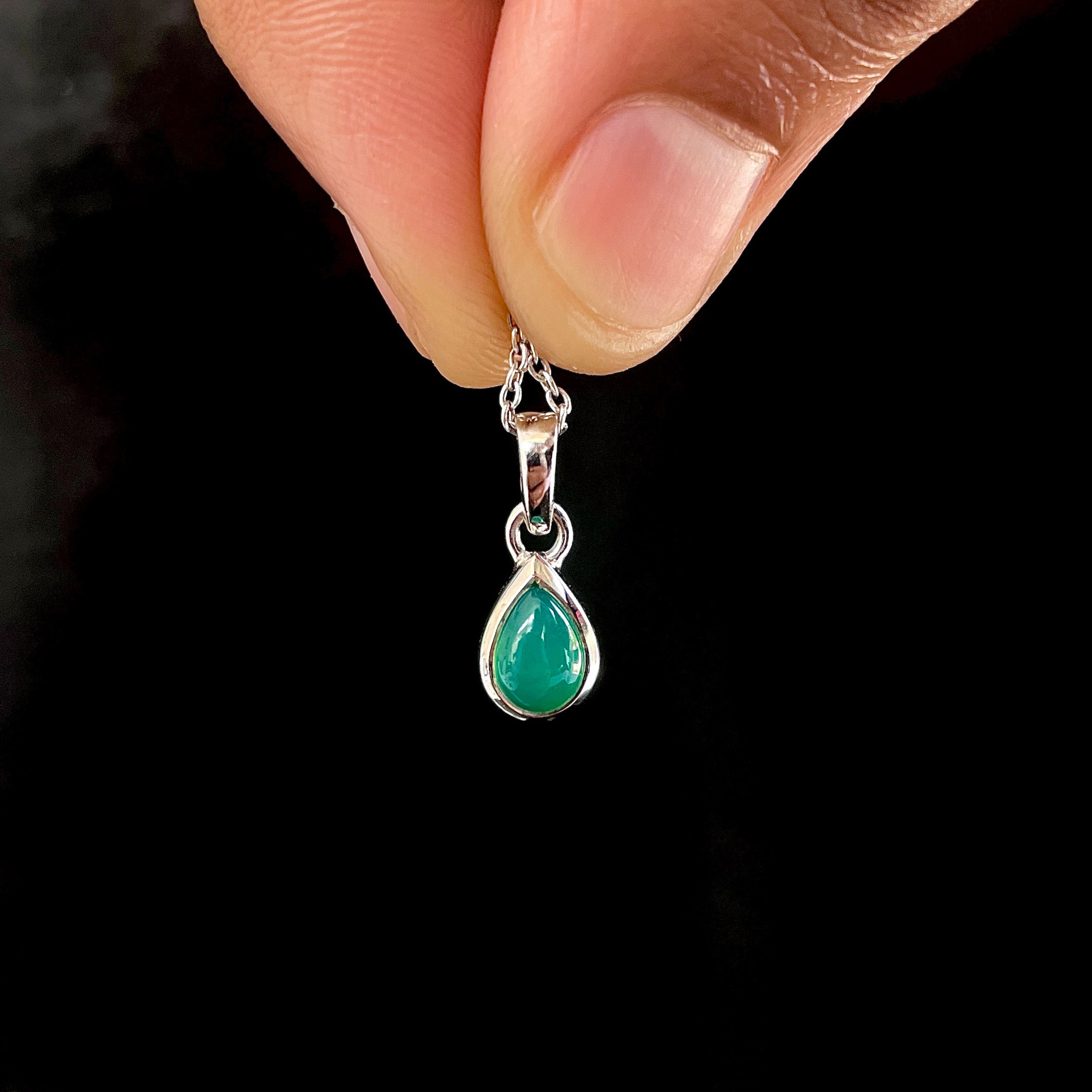 Green Onyx Pendant-(GRO-SP-941.)