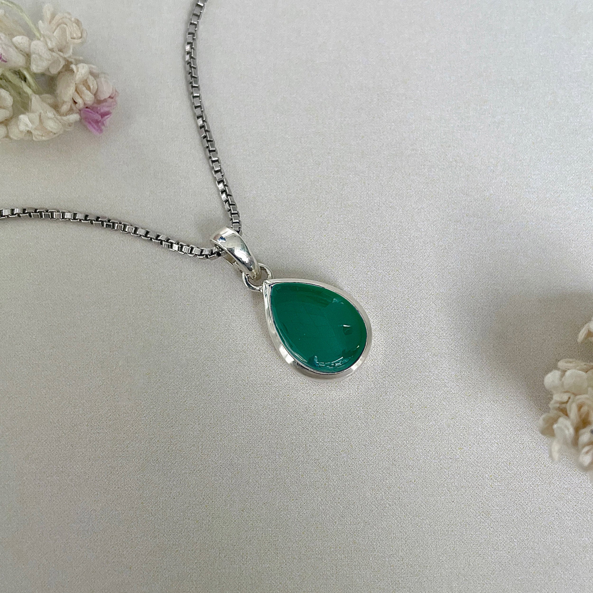 Green Onyx Pendant-(GRO-SP-946.)