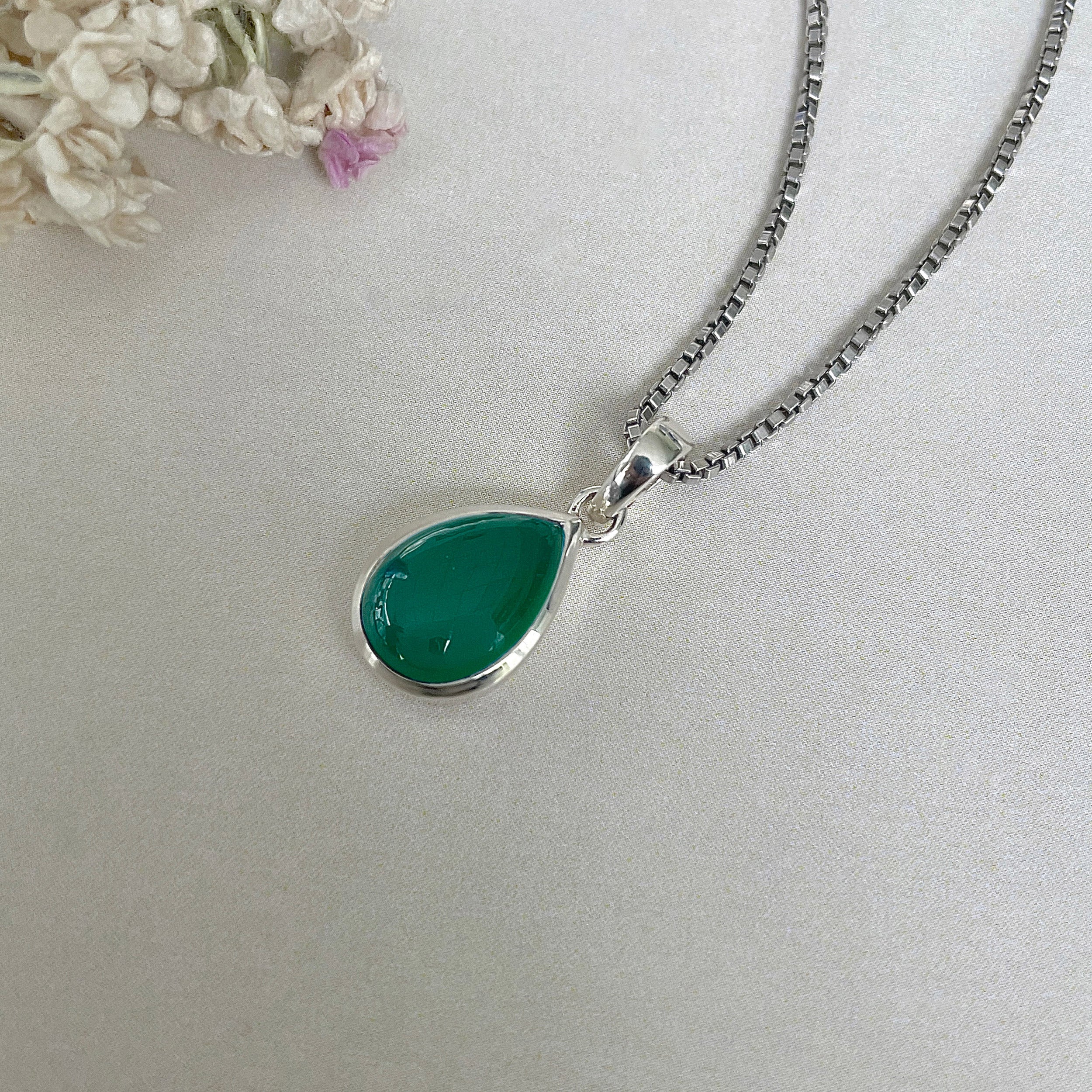 Green Onyx Pendant-(GRO-SP-946.)