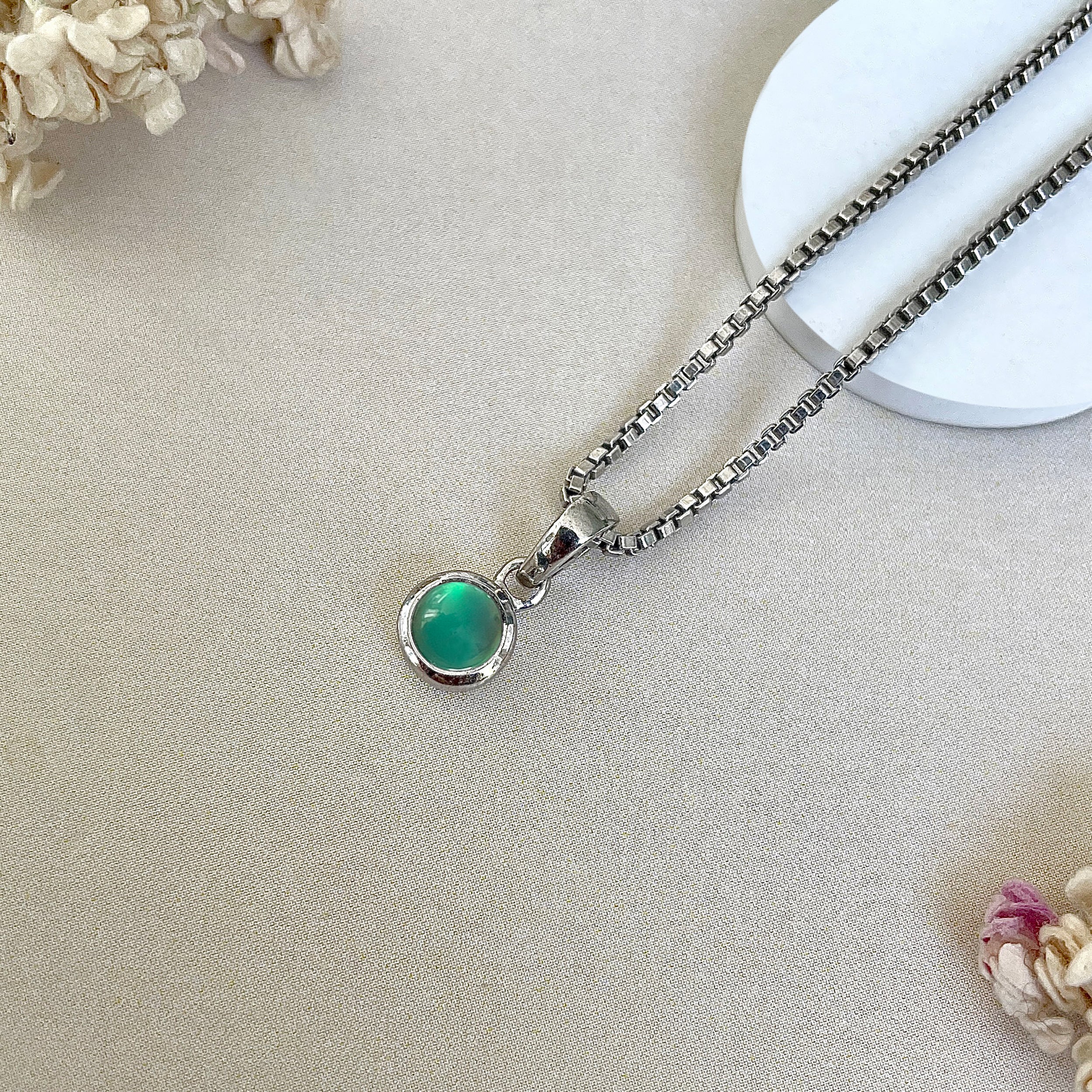 Green Onyx Pendant-(GRO-SP-948.)