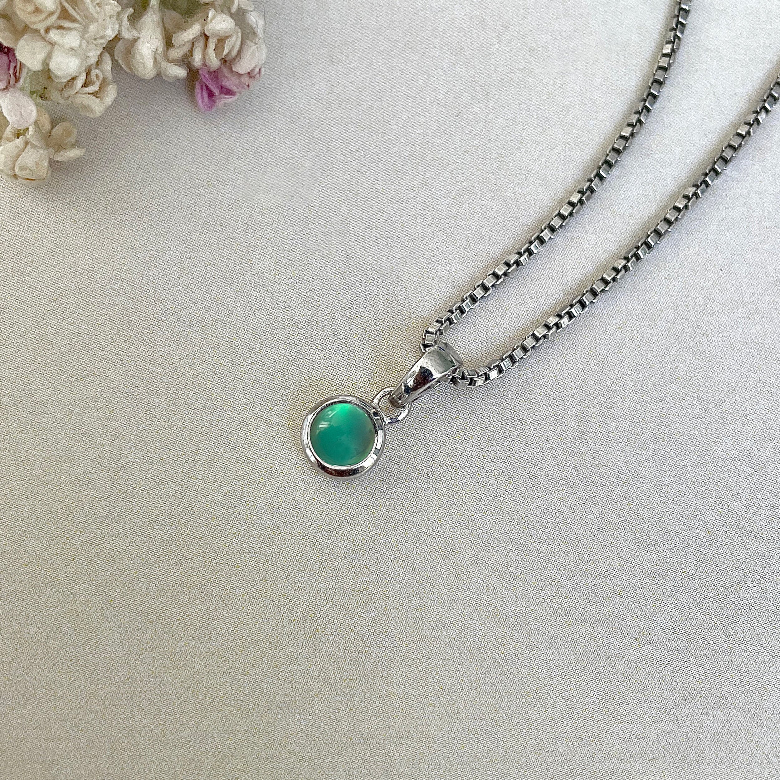 Green Onyx Pendant-(GRO-SP-948.)