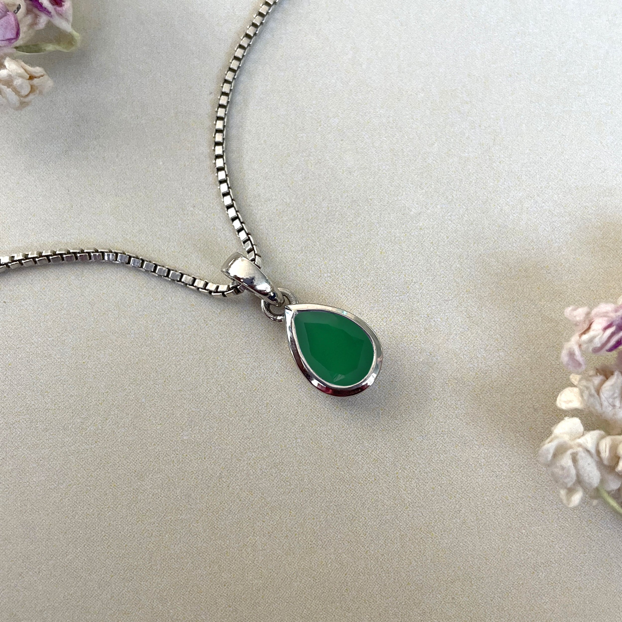 Green Onyx Pendant-(GRO-SP-956.)