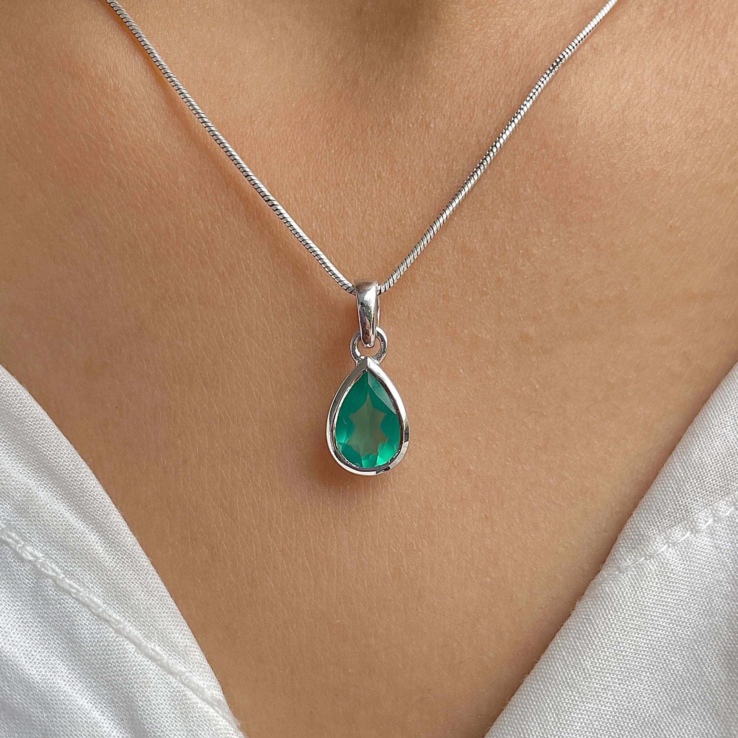 Green Onyx Pendant-(GRO-SP-956.)