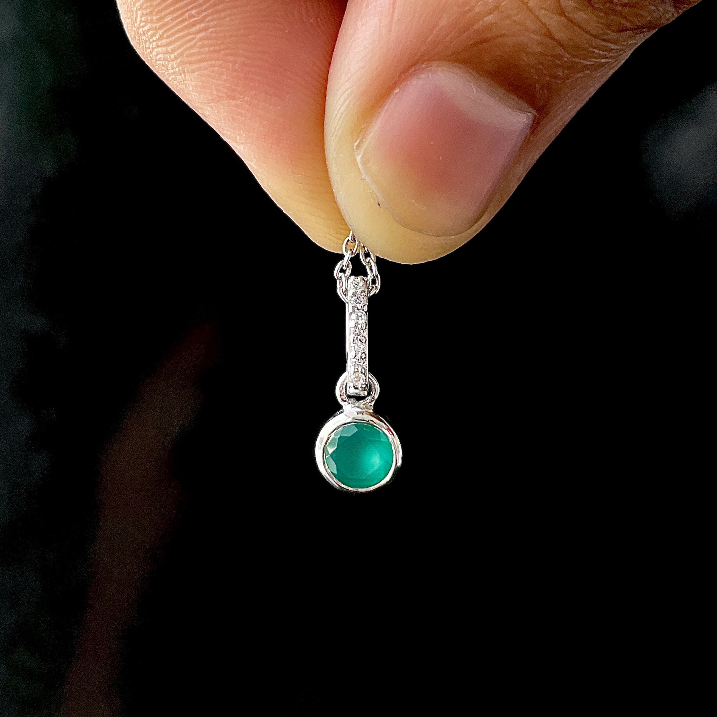 Green Onyx & White Topaz Pendant-(GRO-SP-957.)