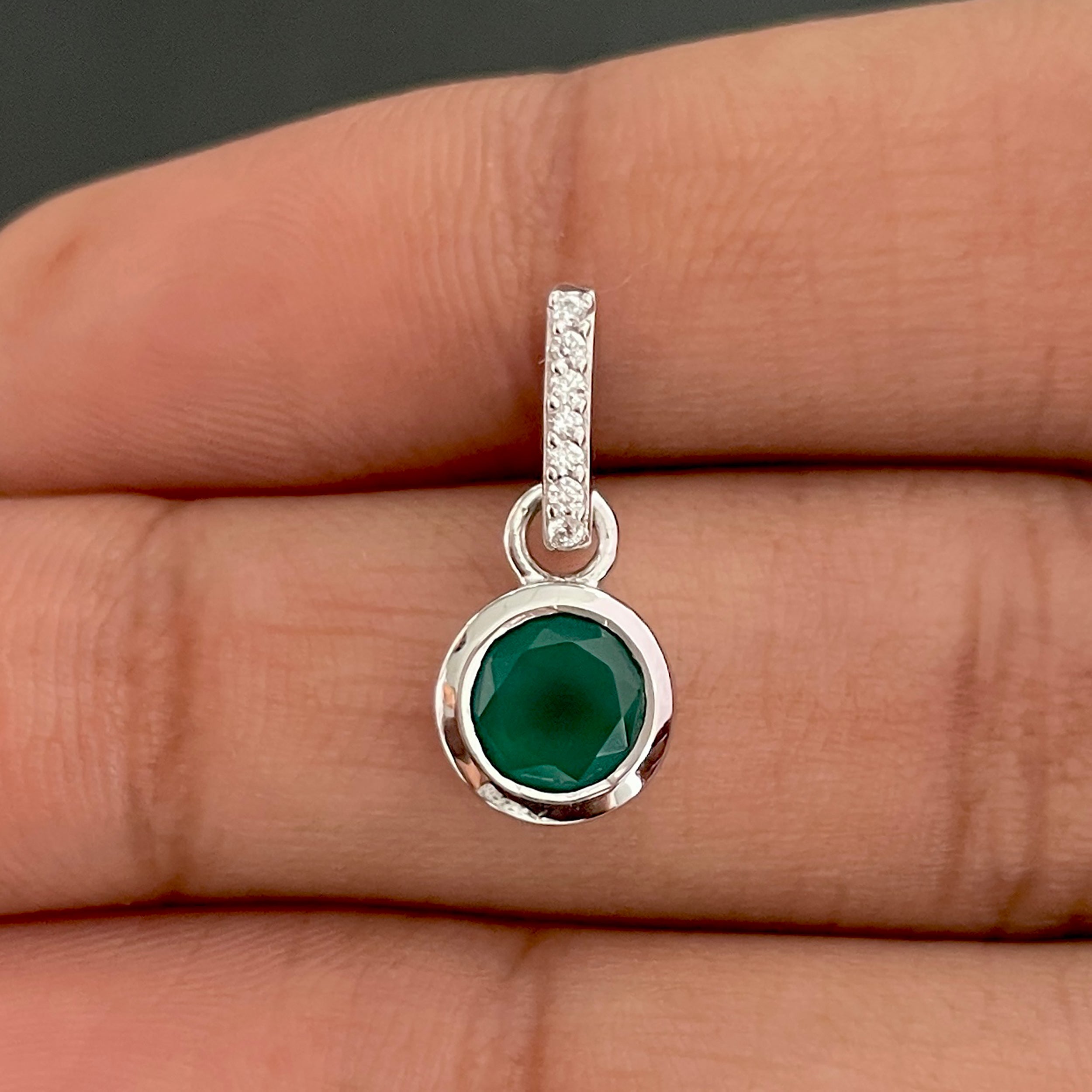 Green Onyx & White Topaz Pendant-(GRO-SP-958.)