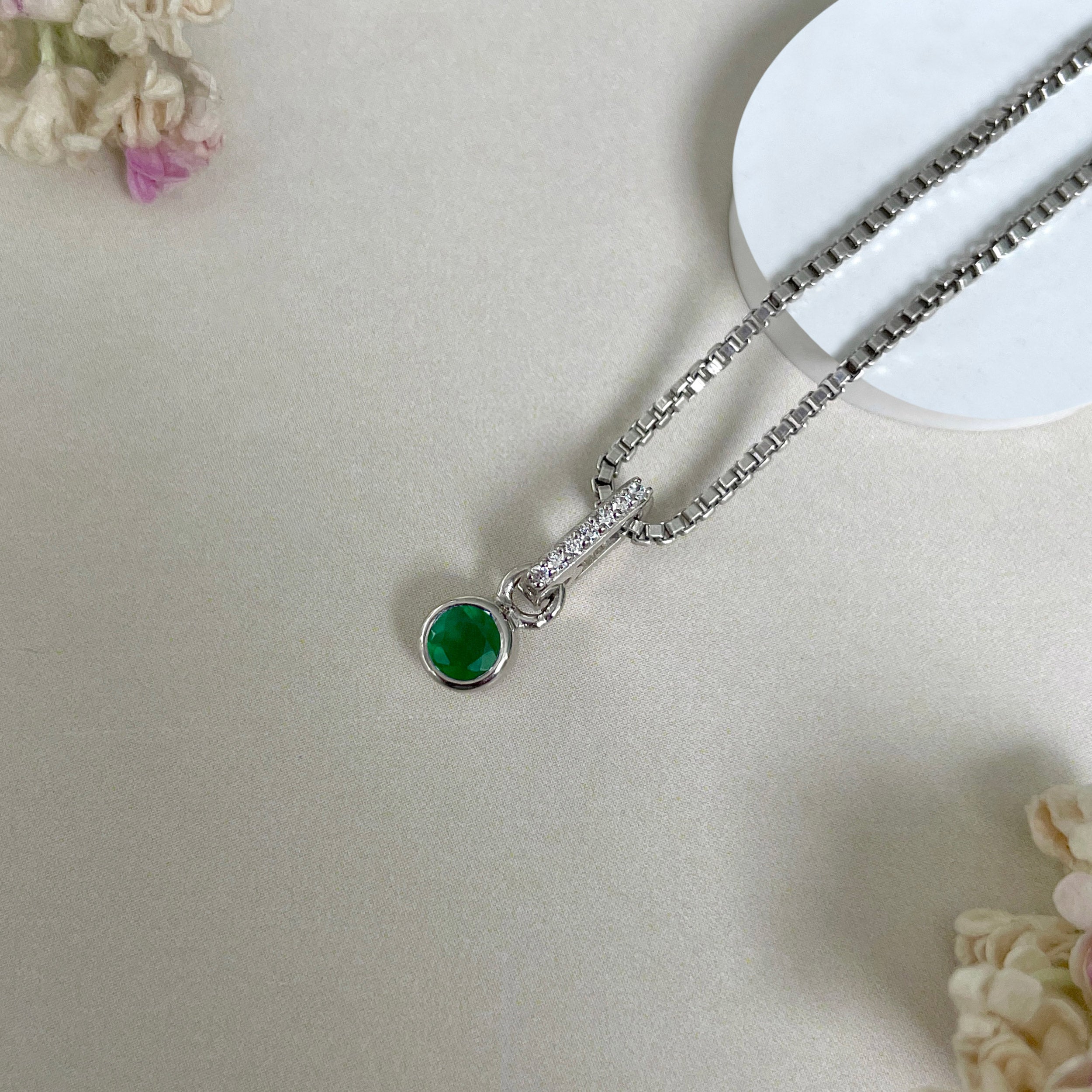 Green Onyx & White Topaz Pendant-(GRO-SP-999B.)