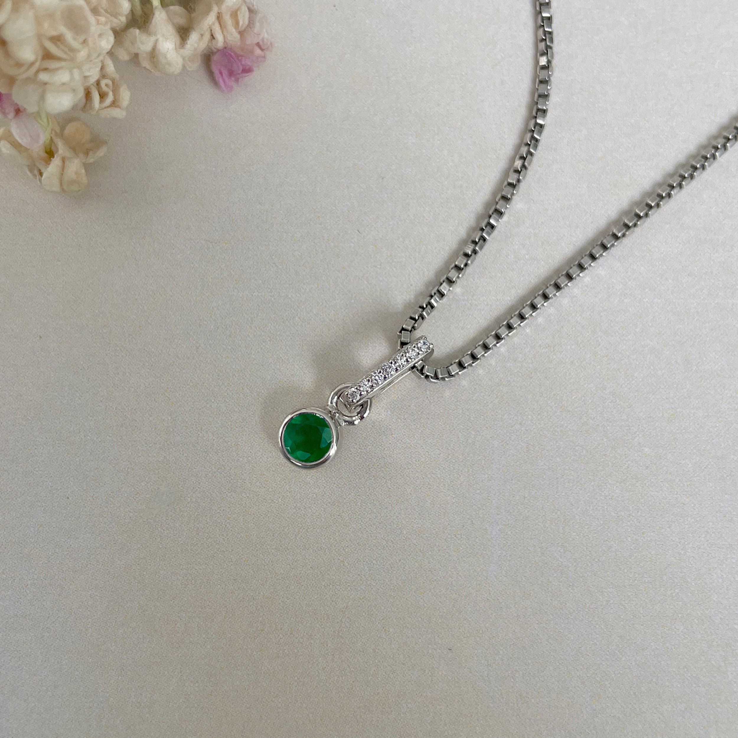 Green Onyx & White Topaz Pendant-(GRO-SP-999B.)