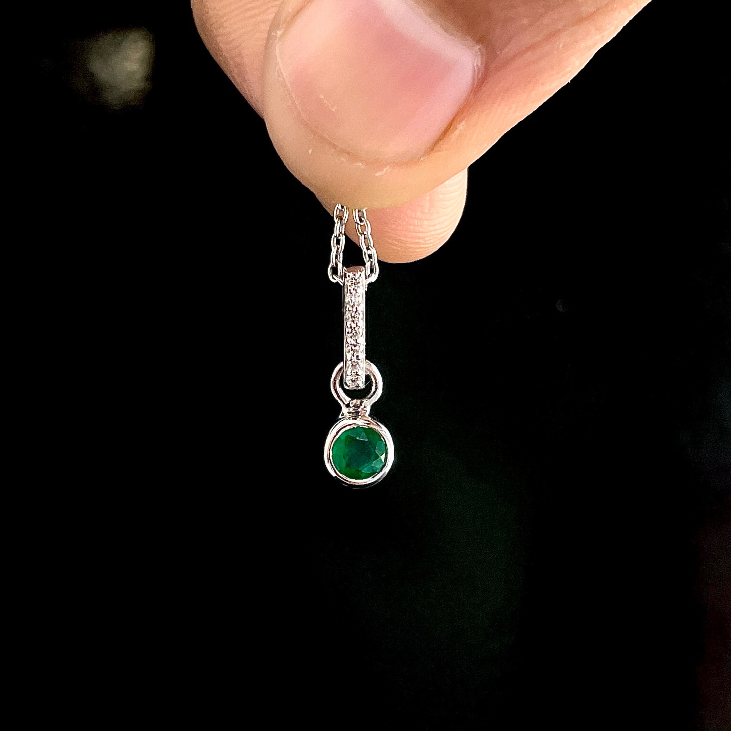 Green Onyx & White Topaz Pendant-(GRO-SP-999B.)