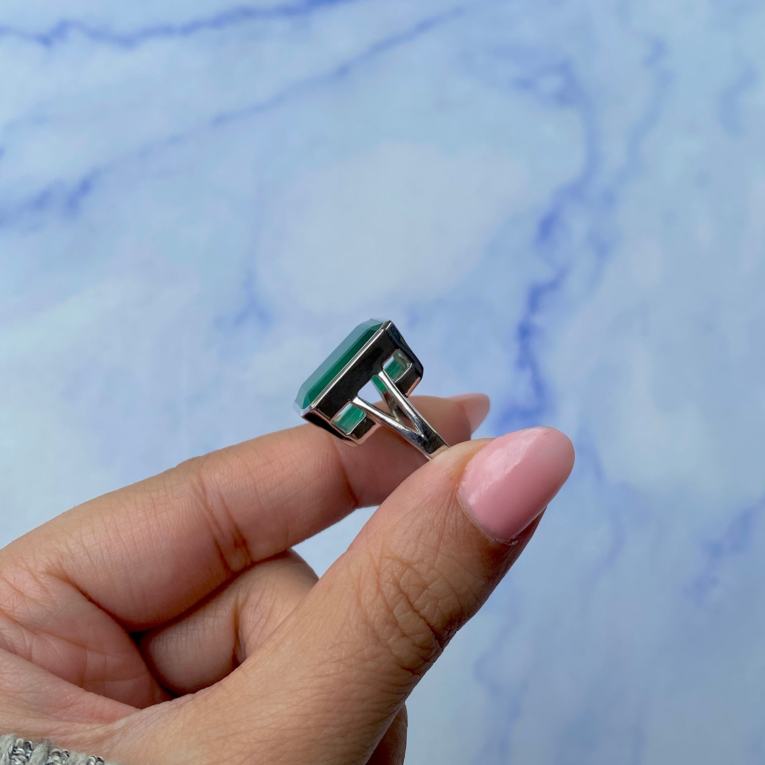 Green Onyx Ring-(GRO-SR-1847.)