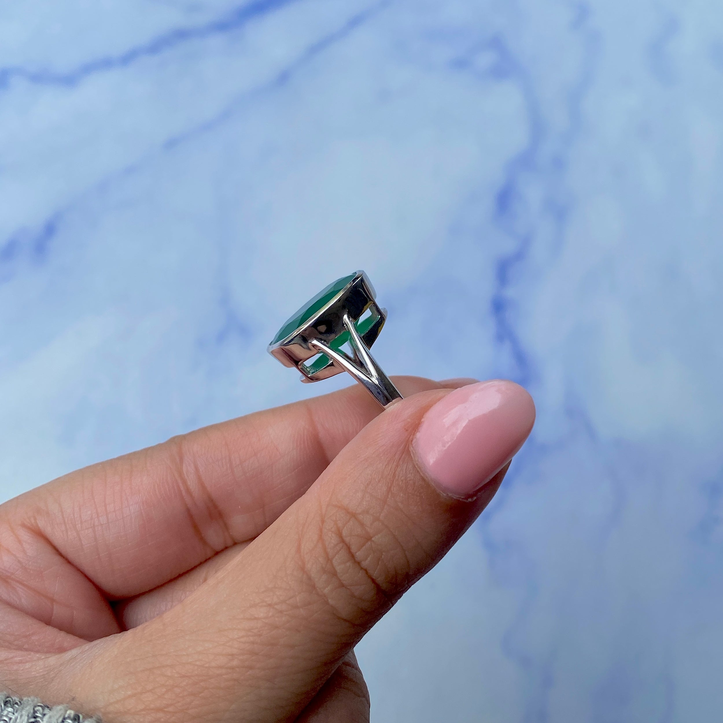 Green Onyx Ring-(GRO-SR-1897.)