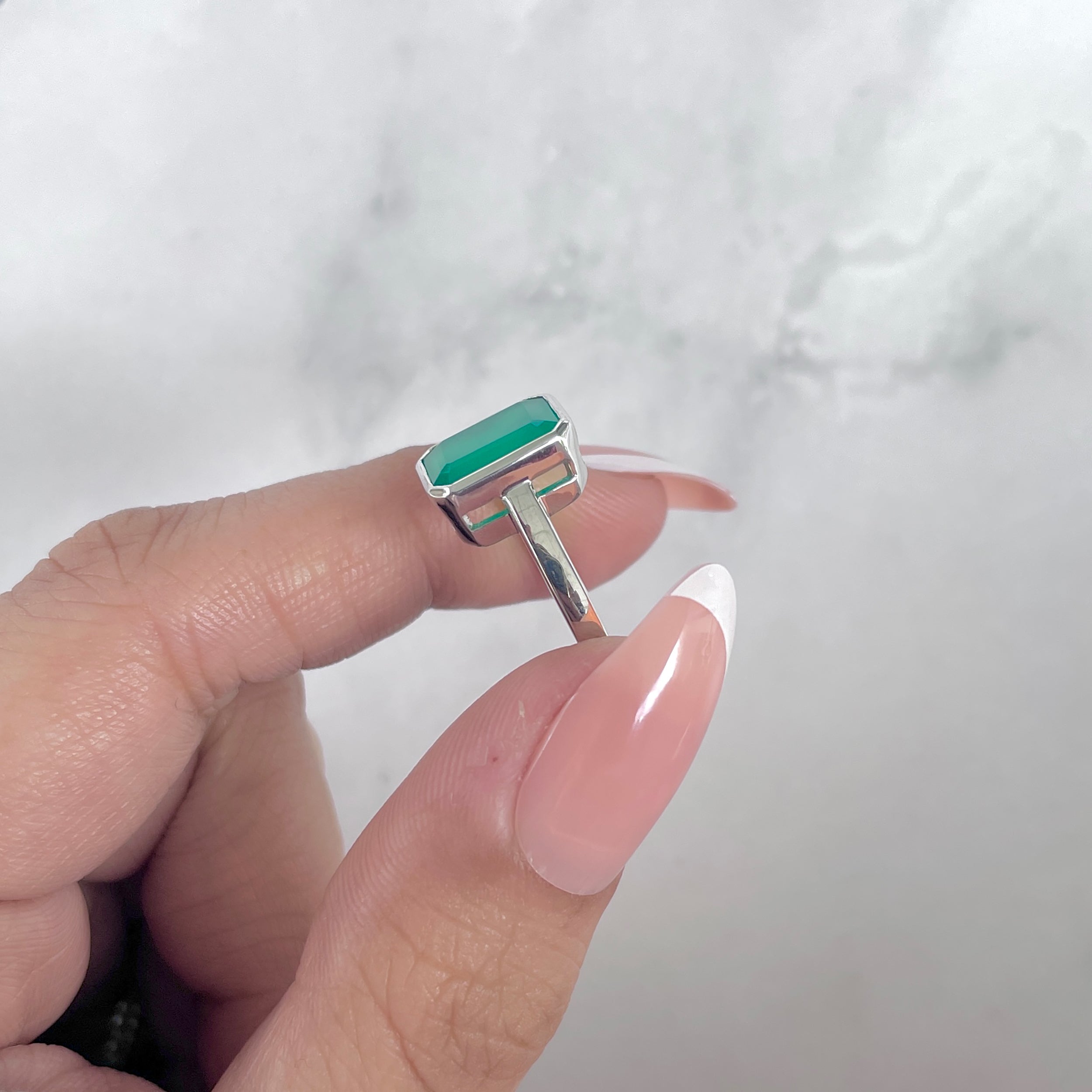 Green Onyx Ring-(GRO-SR-1926.)