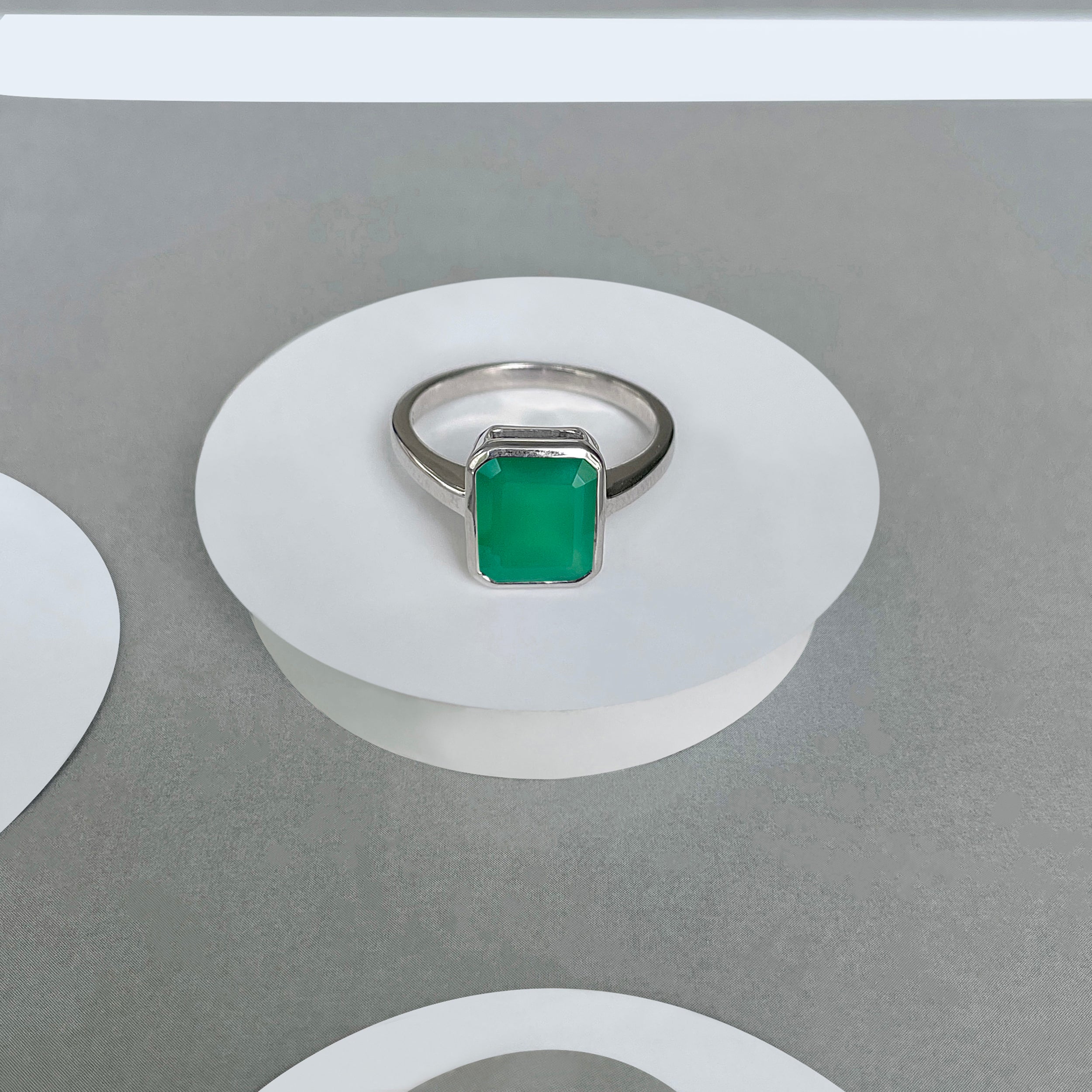 Green Onyx Ring-(GRO-SR-1926.)