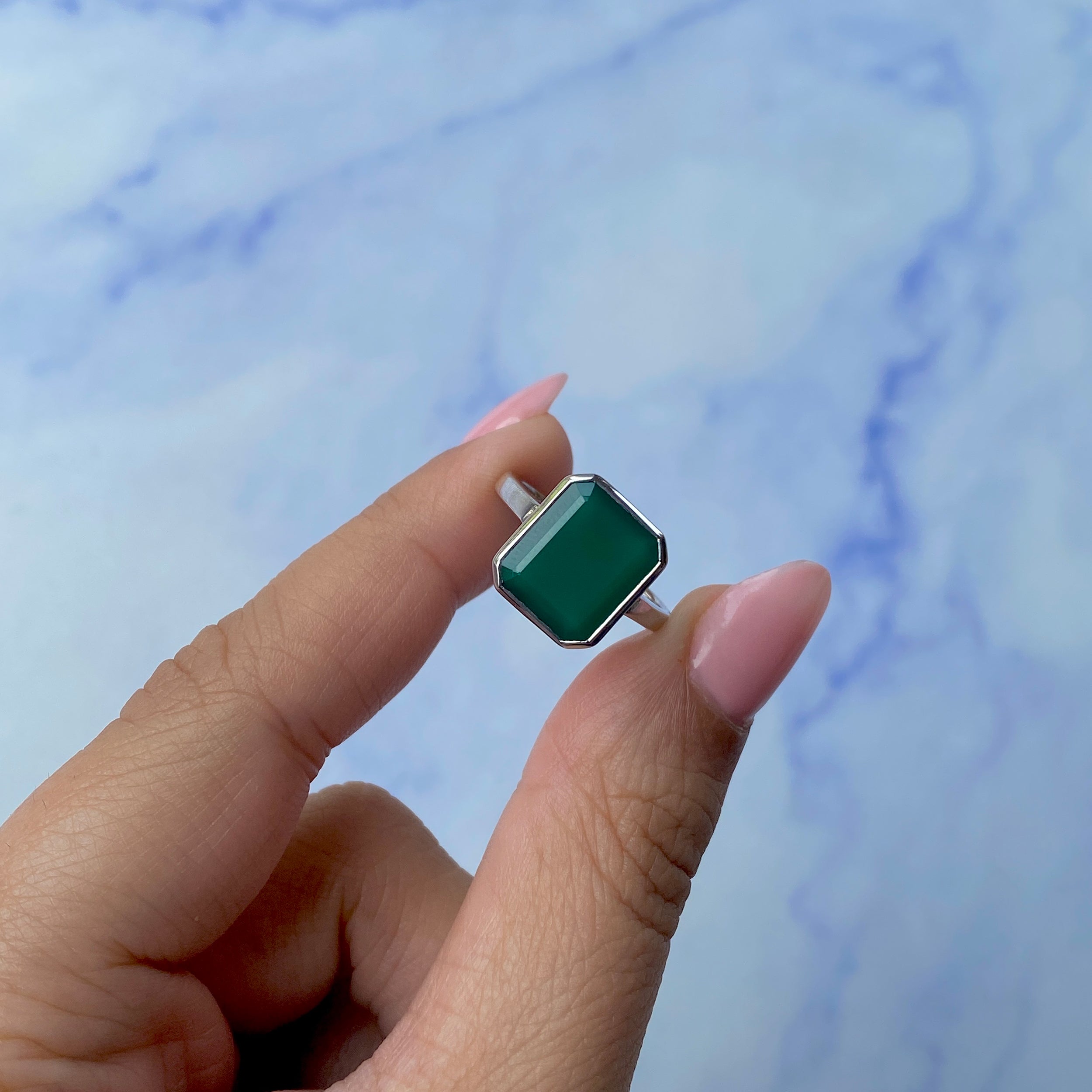 Green Onyx Ring-(GRO-SR-1927.)