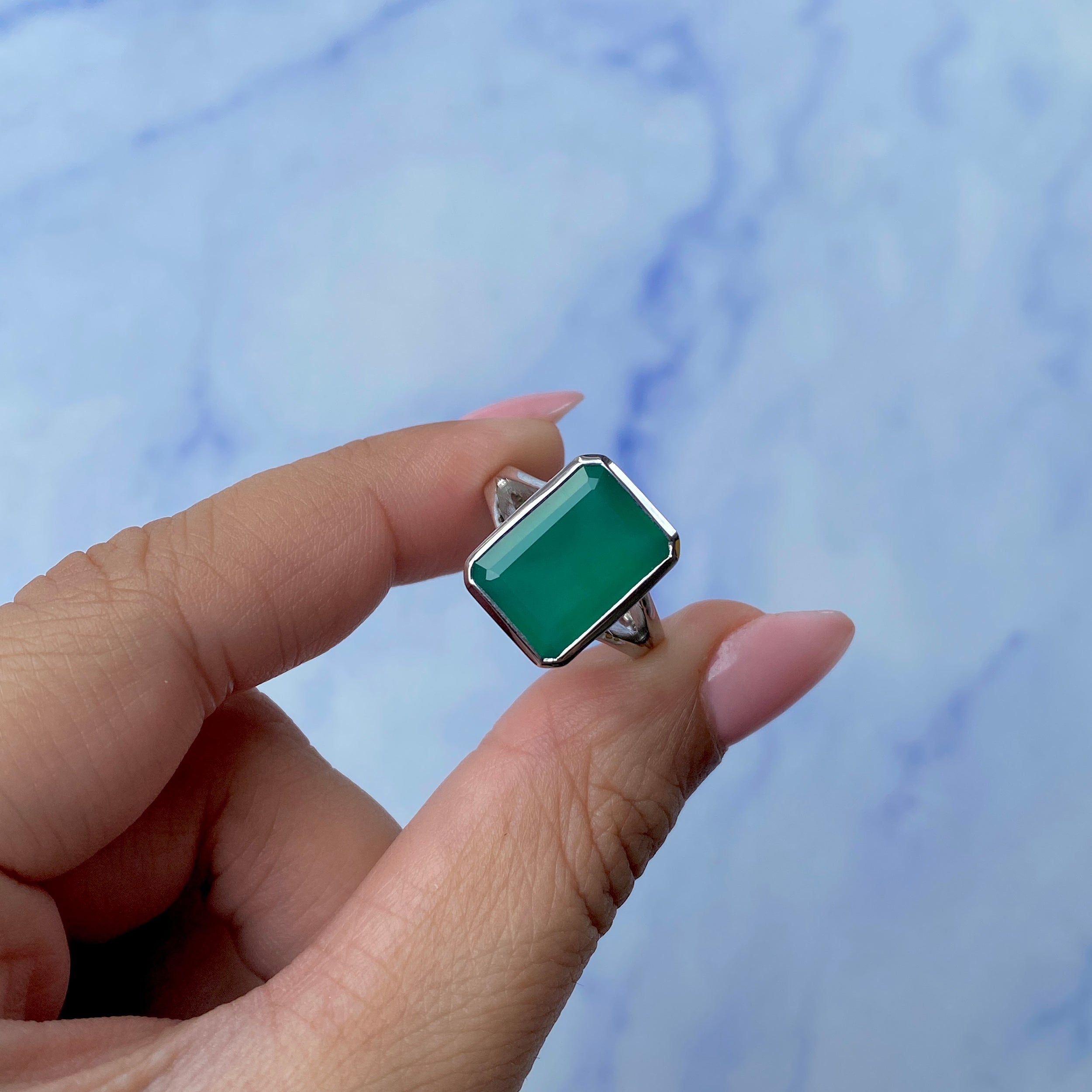 Green Onyx Ring-(GRO-SR-1928.)