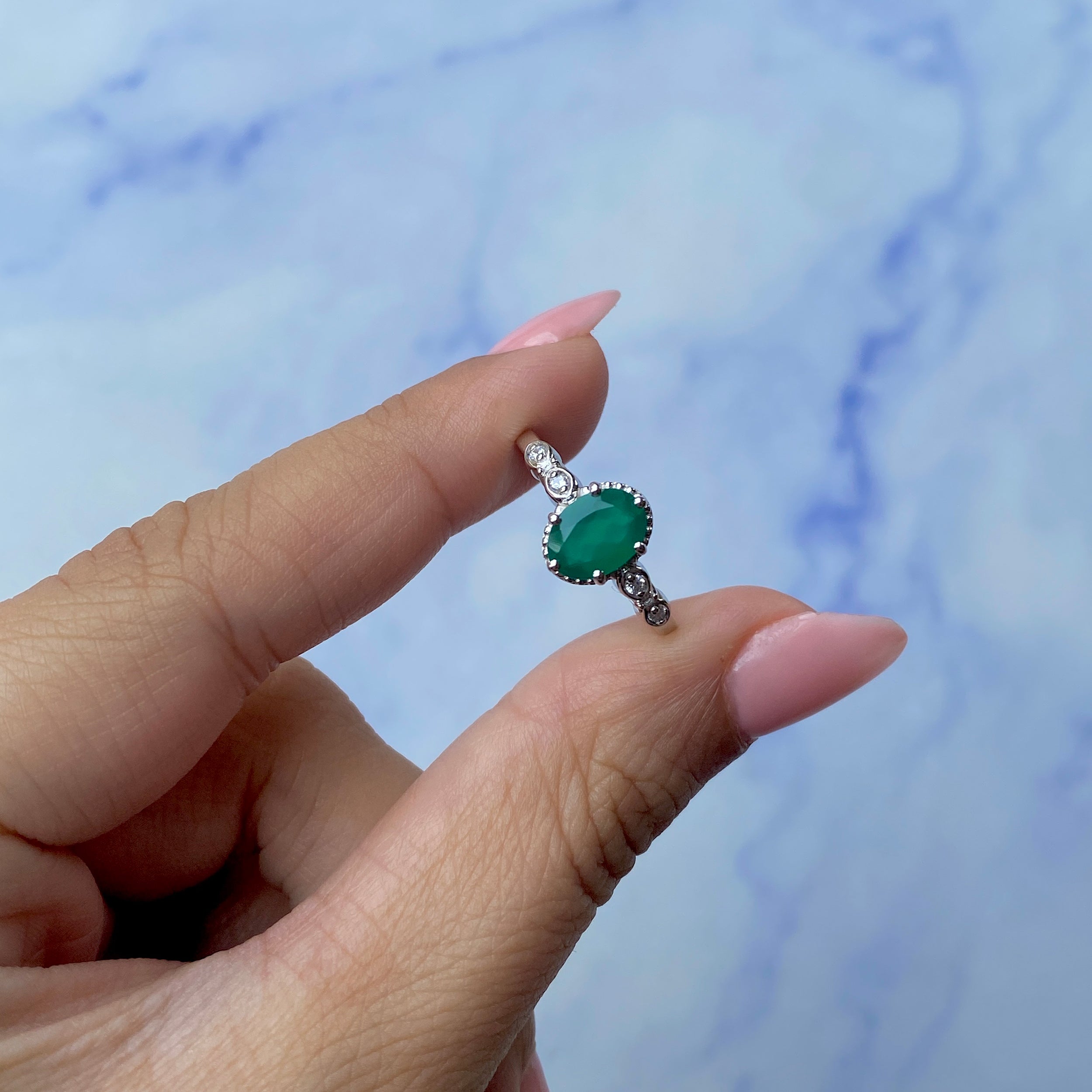 Green Onyx Ring-(GRO-SR-2182.)