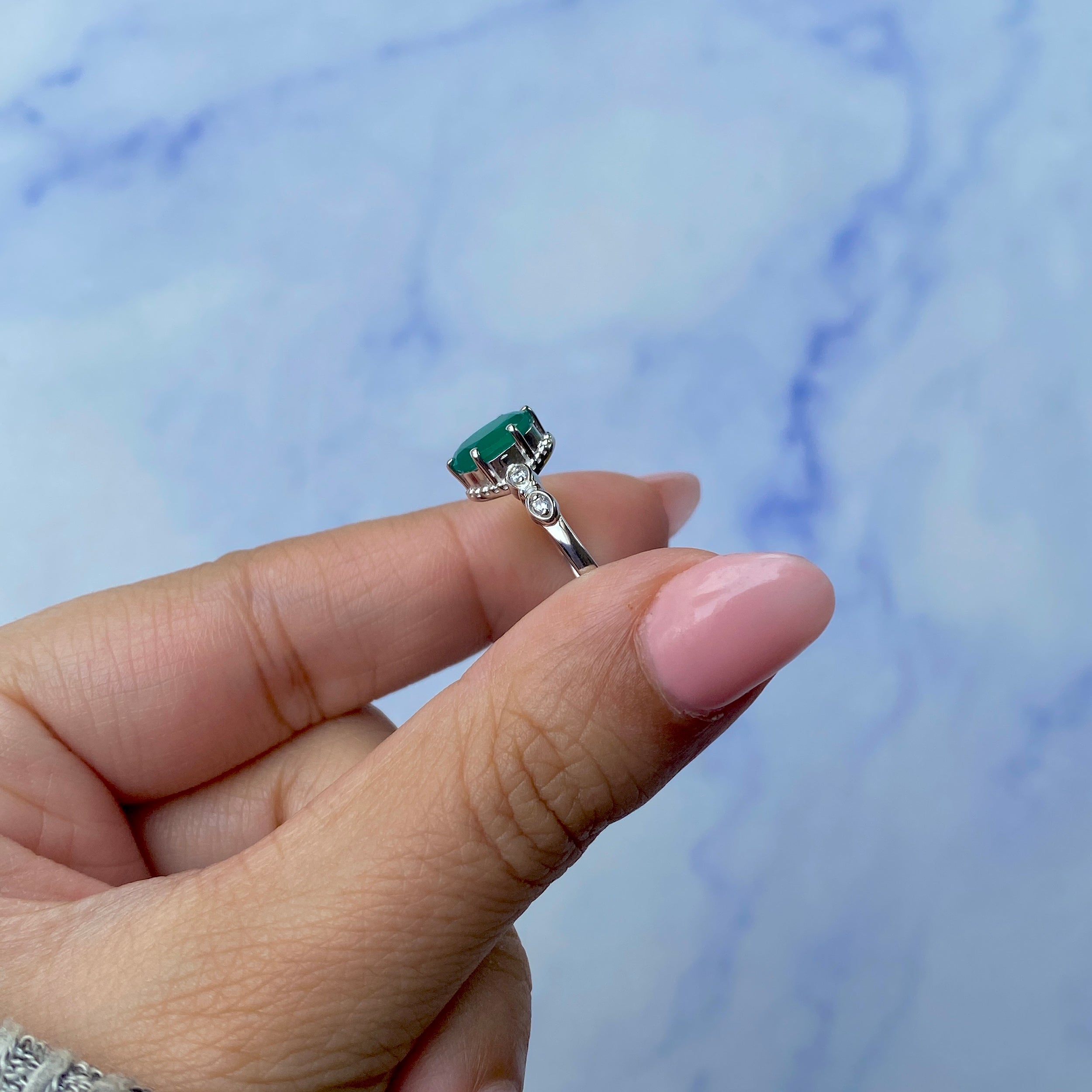 Green Onyx Ring-(GRO-SR-2182.)