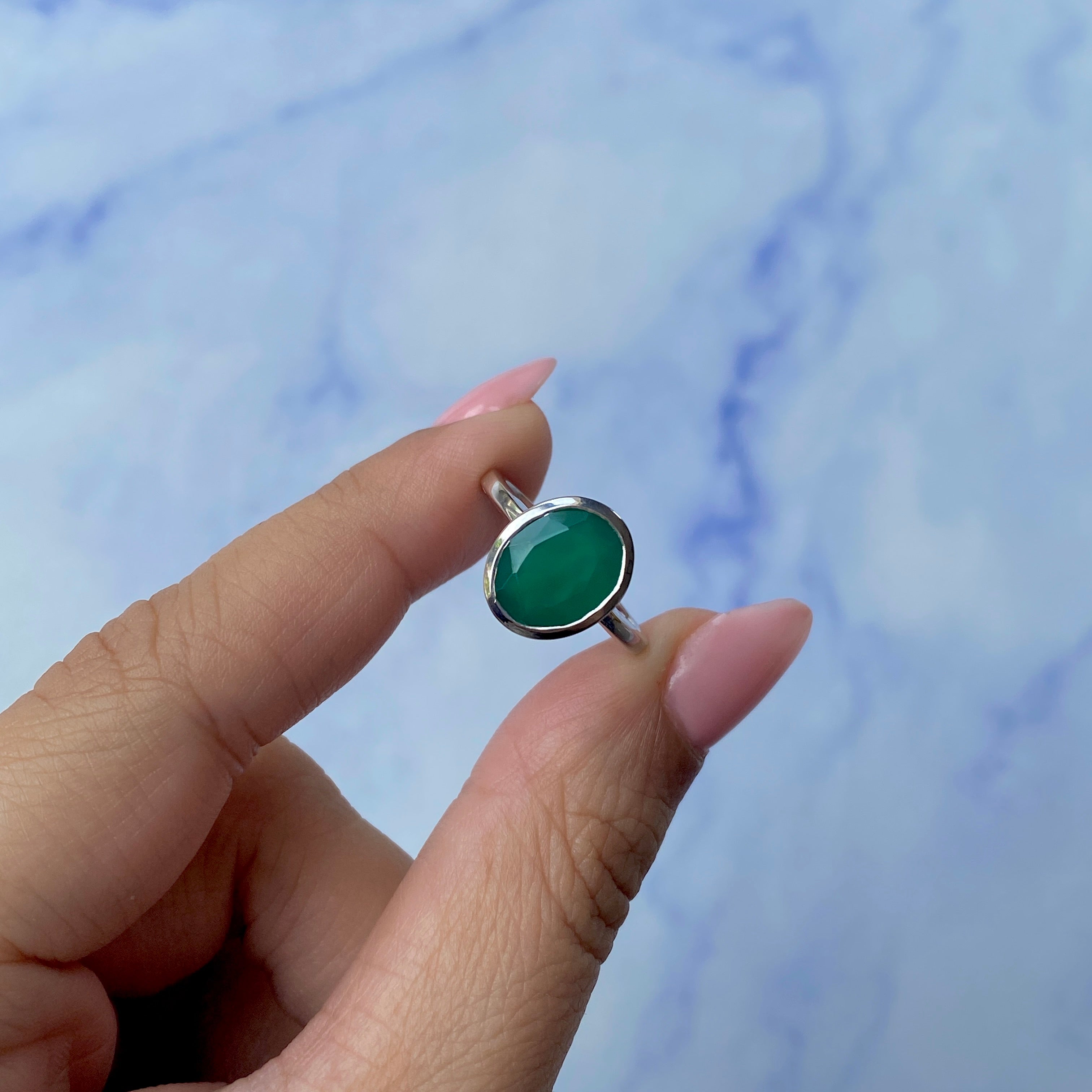 Green Onyx Ring-(GRO-SR-2368.)