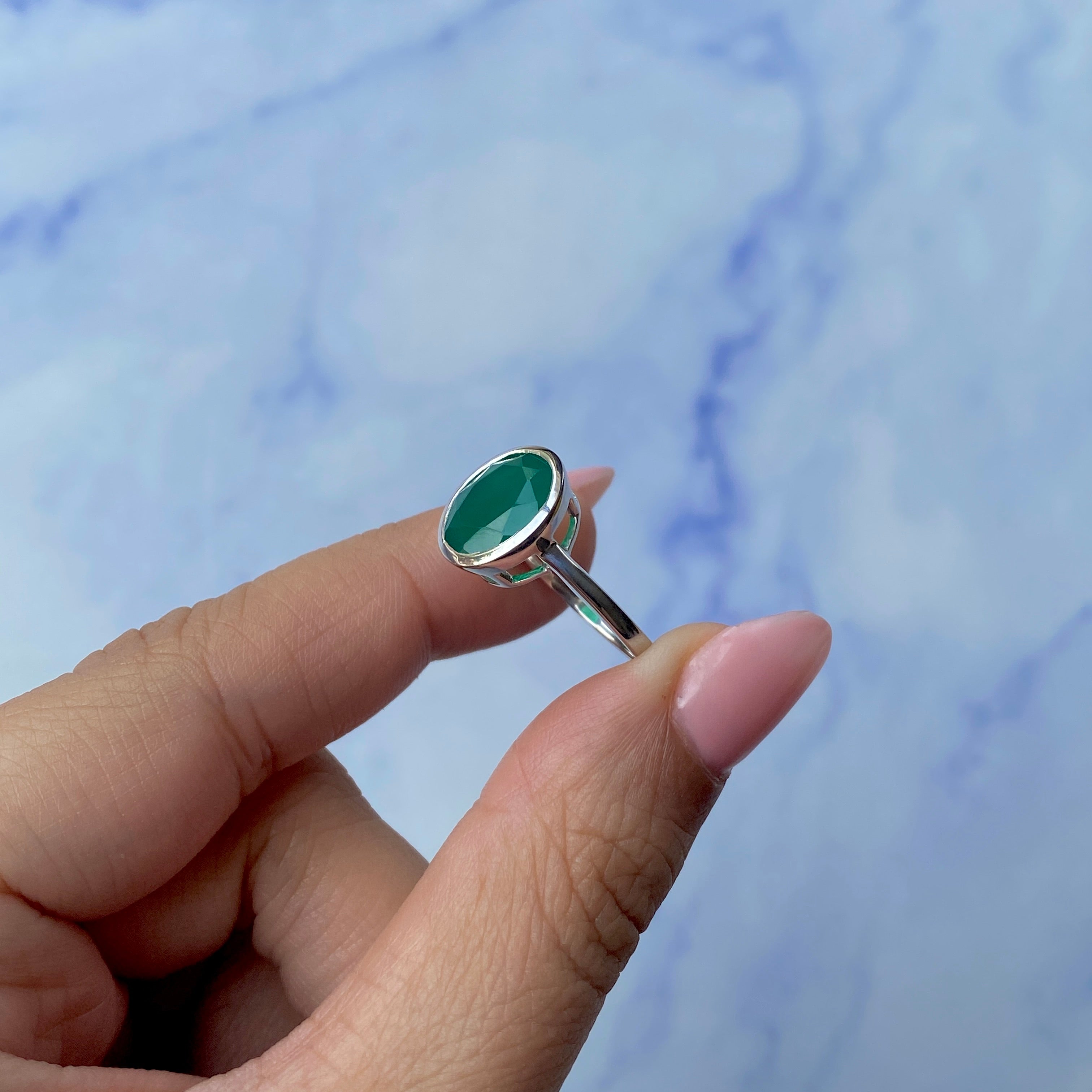 Green Onyx Ring-(GRO-SR-2368.)