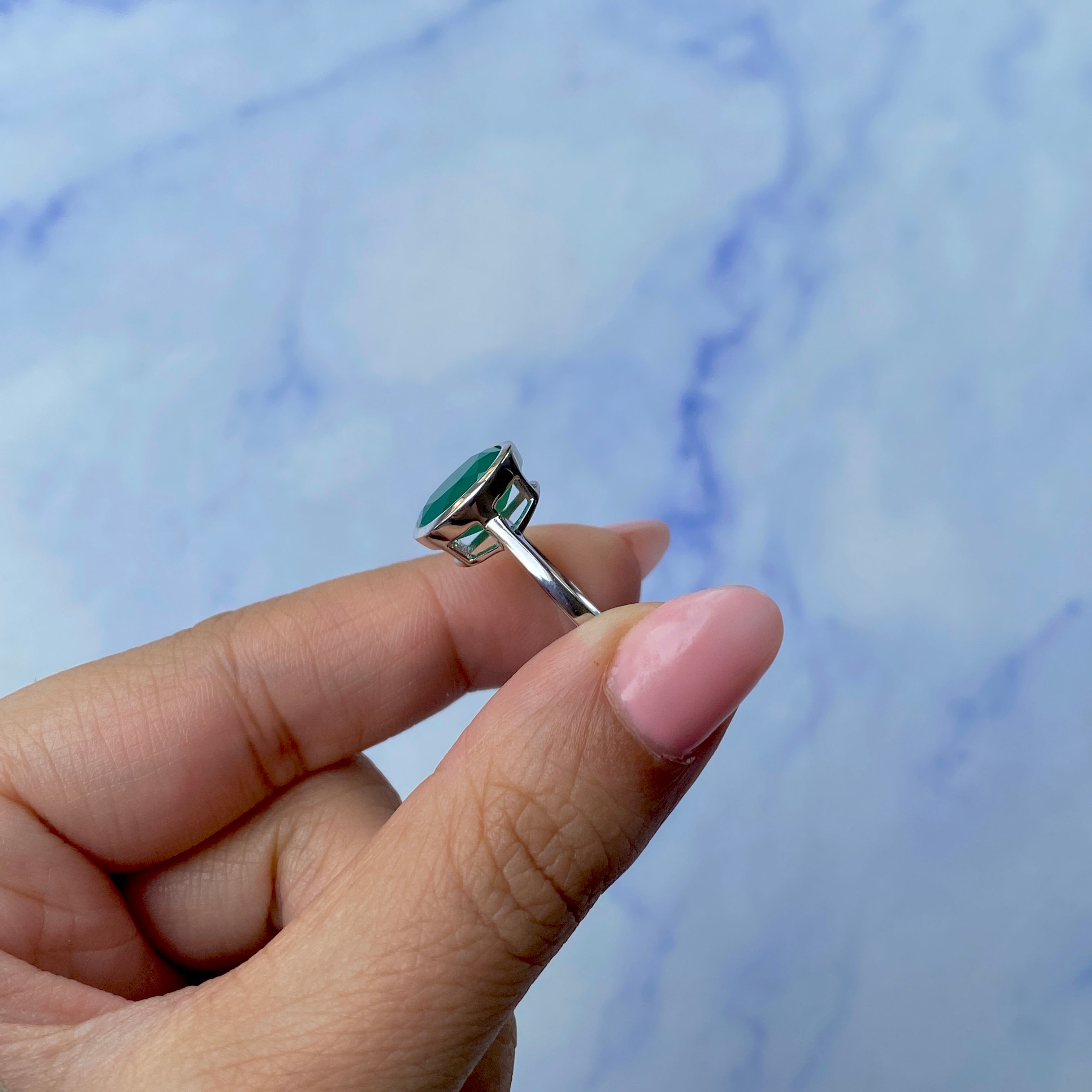 Green Onyx Ring-(GRO-SR-2368.)
