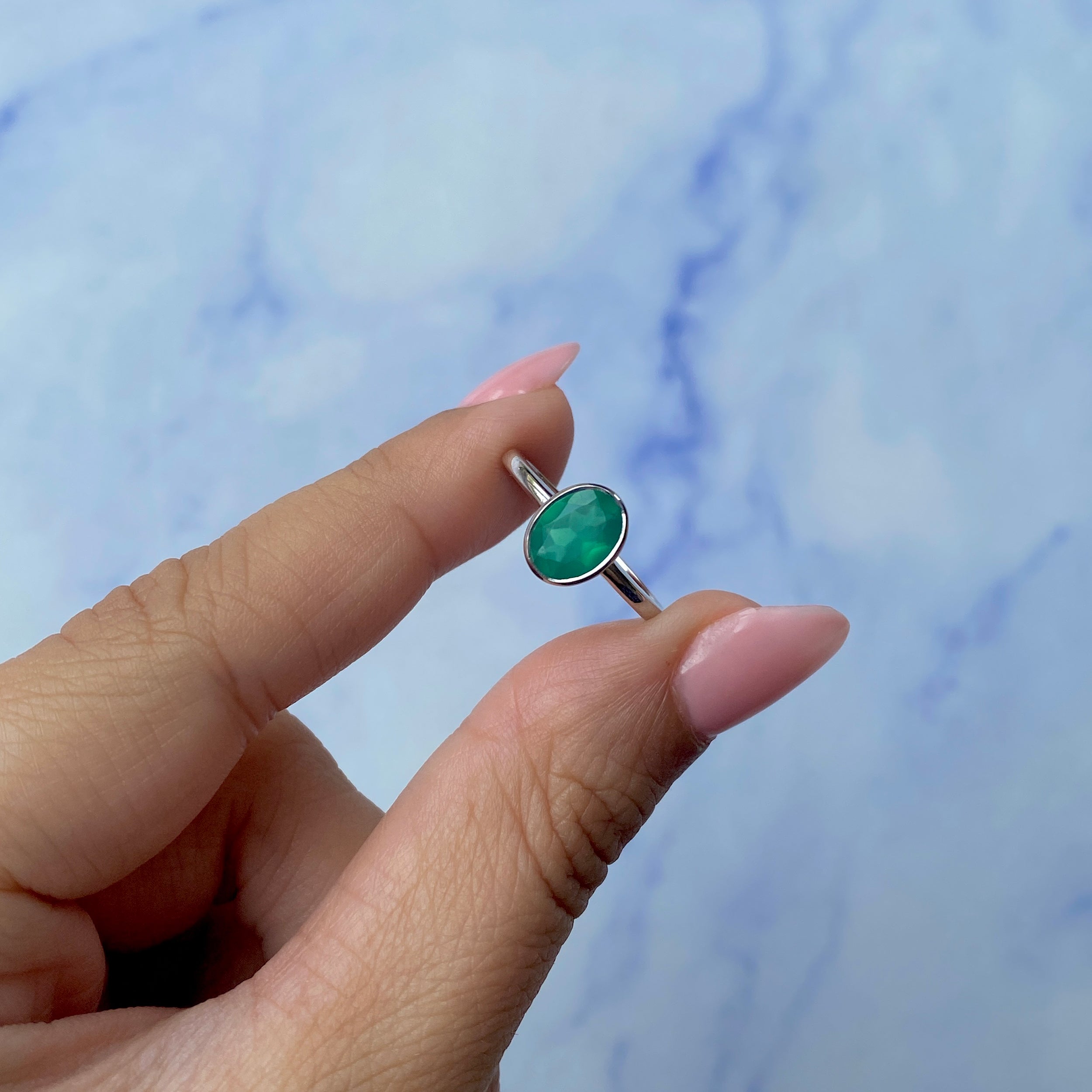 Green Onyx Ring-(GRO-SR-248.)