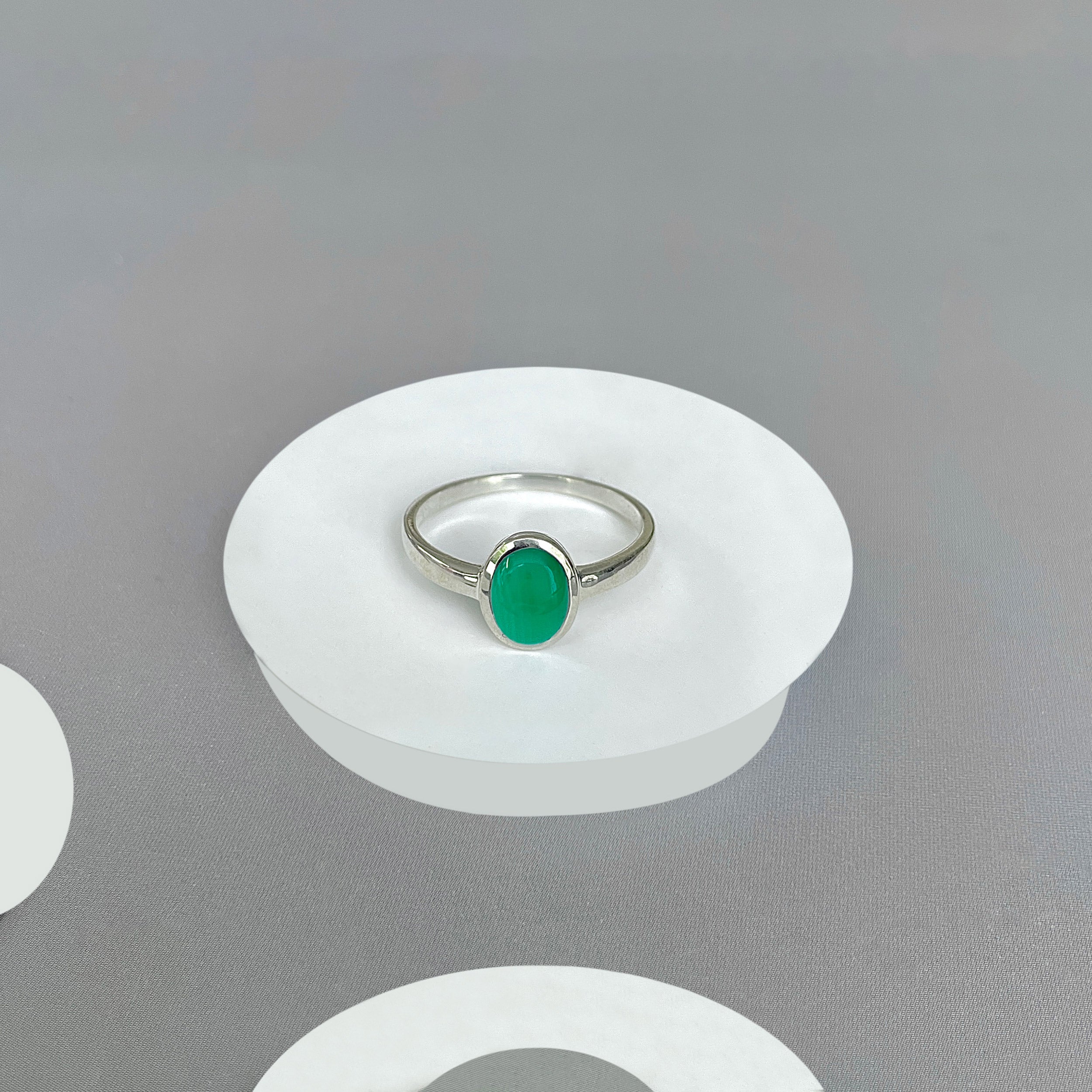 Green Onyx Ring-(GRO-SR-2513.)