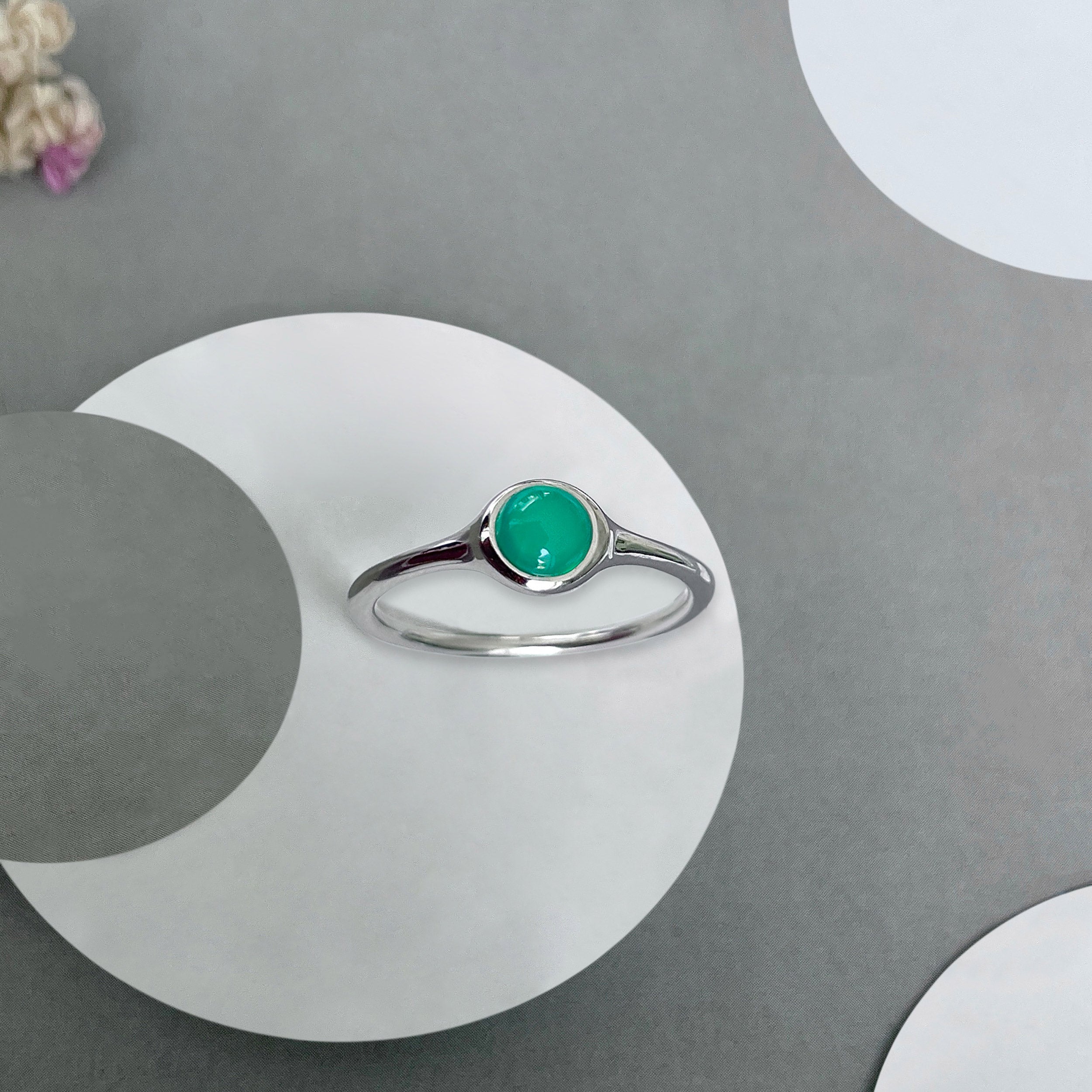 Green Onyx Ring-(GRO-SR-2528.)