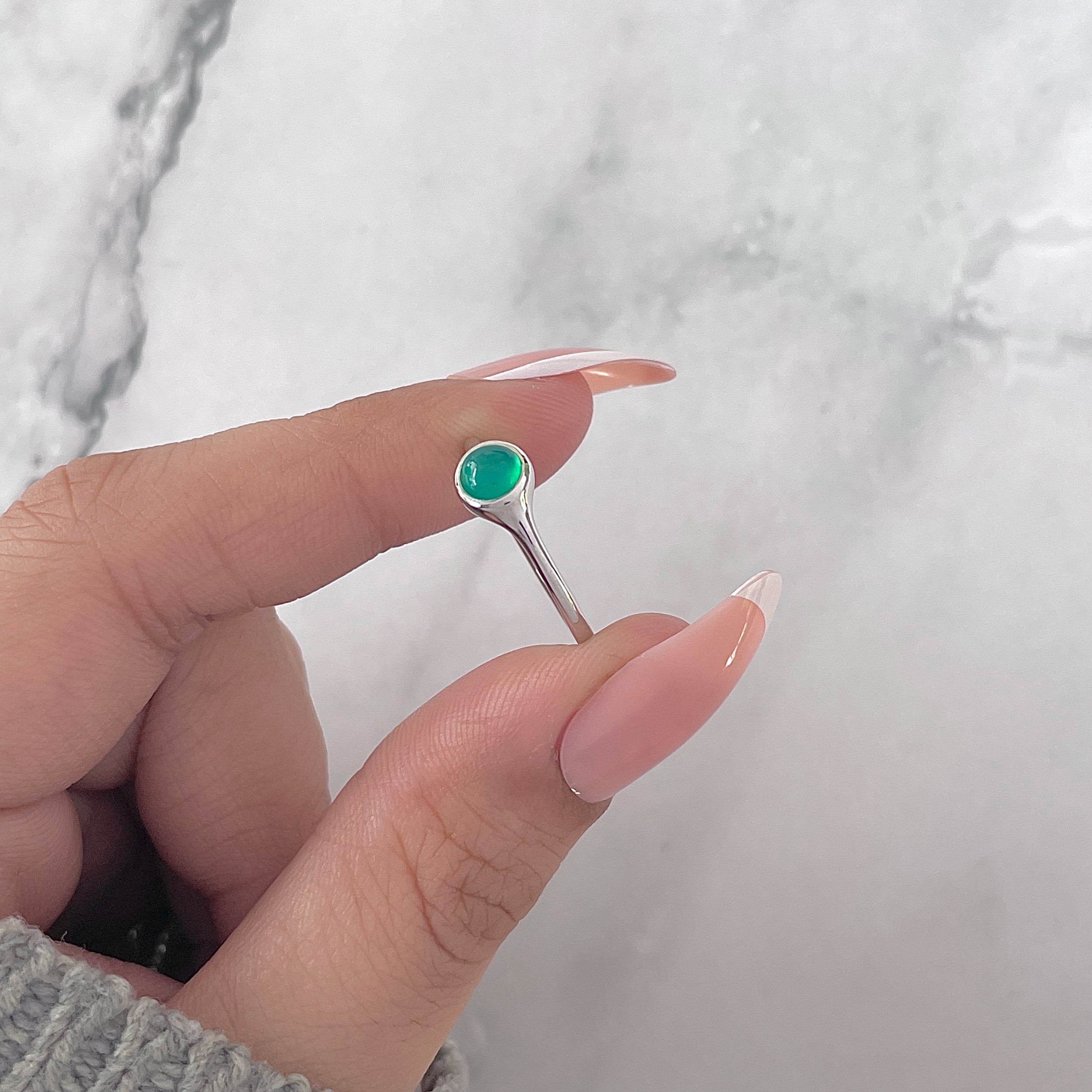 Green Onyx Ring-(GRO-SR-2528.)