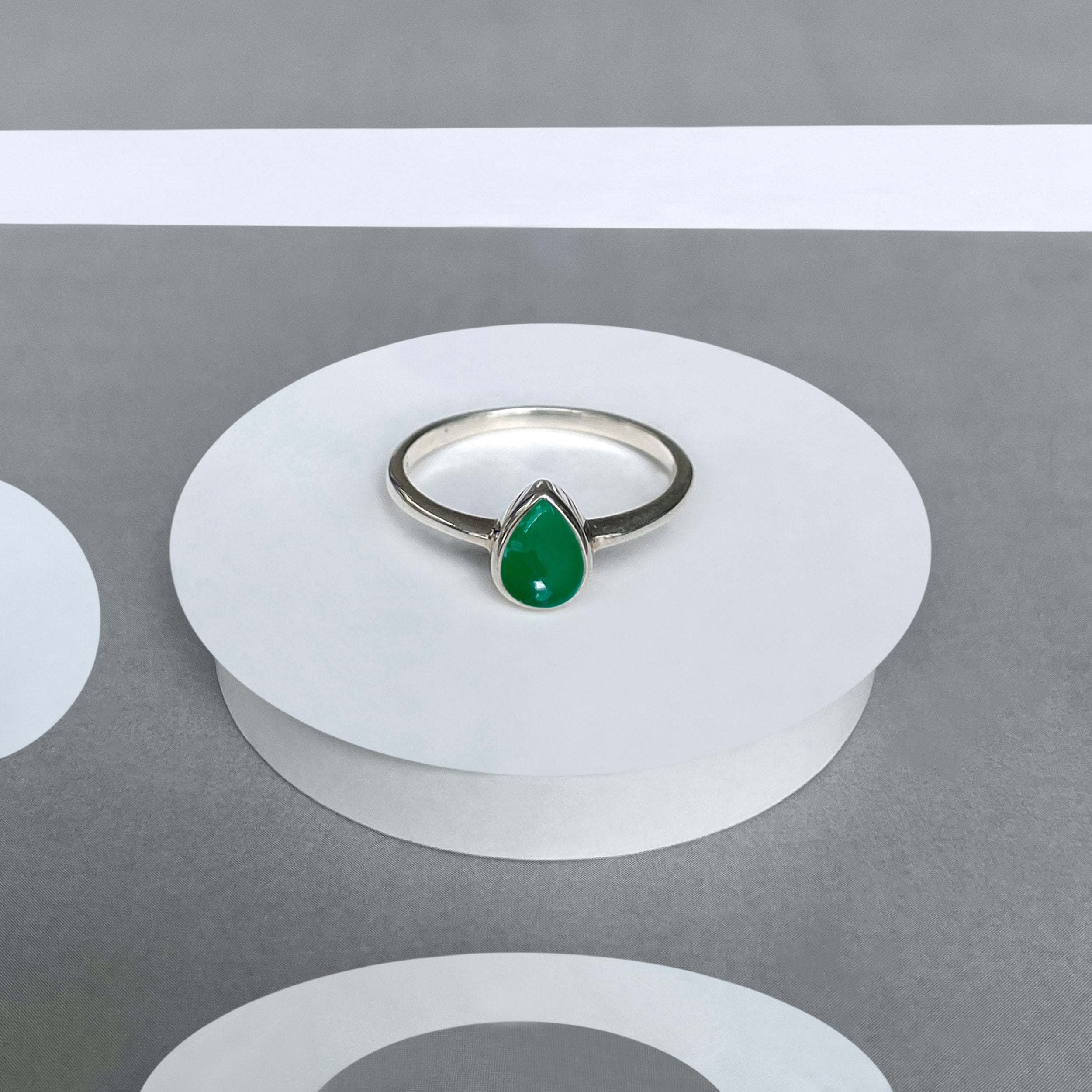 Green Onyx Ring-(GRO-SR-2835.)