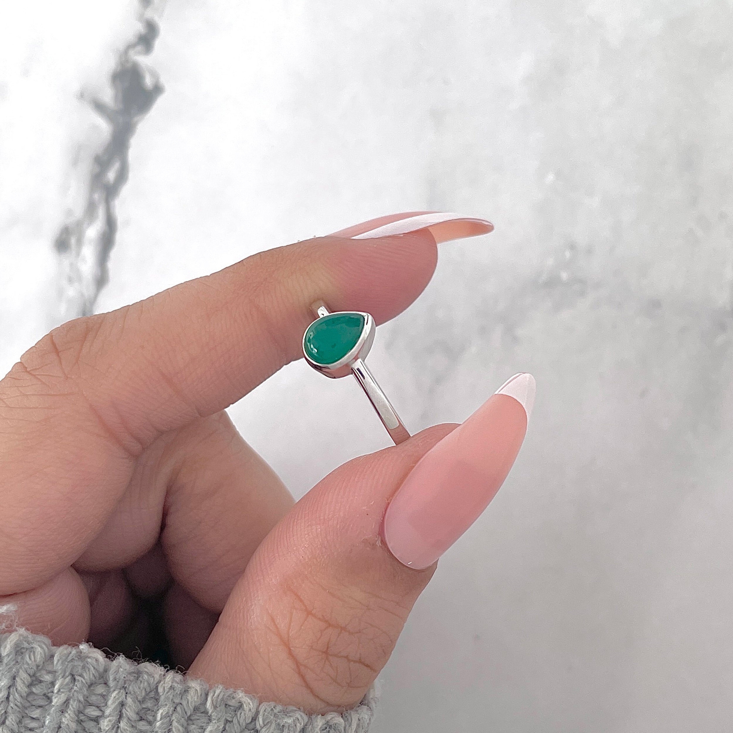 Green Onyx Ring-(GRO-SR-2835.)