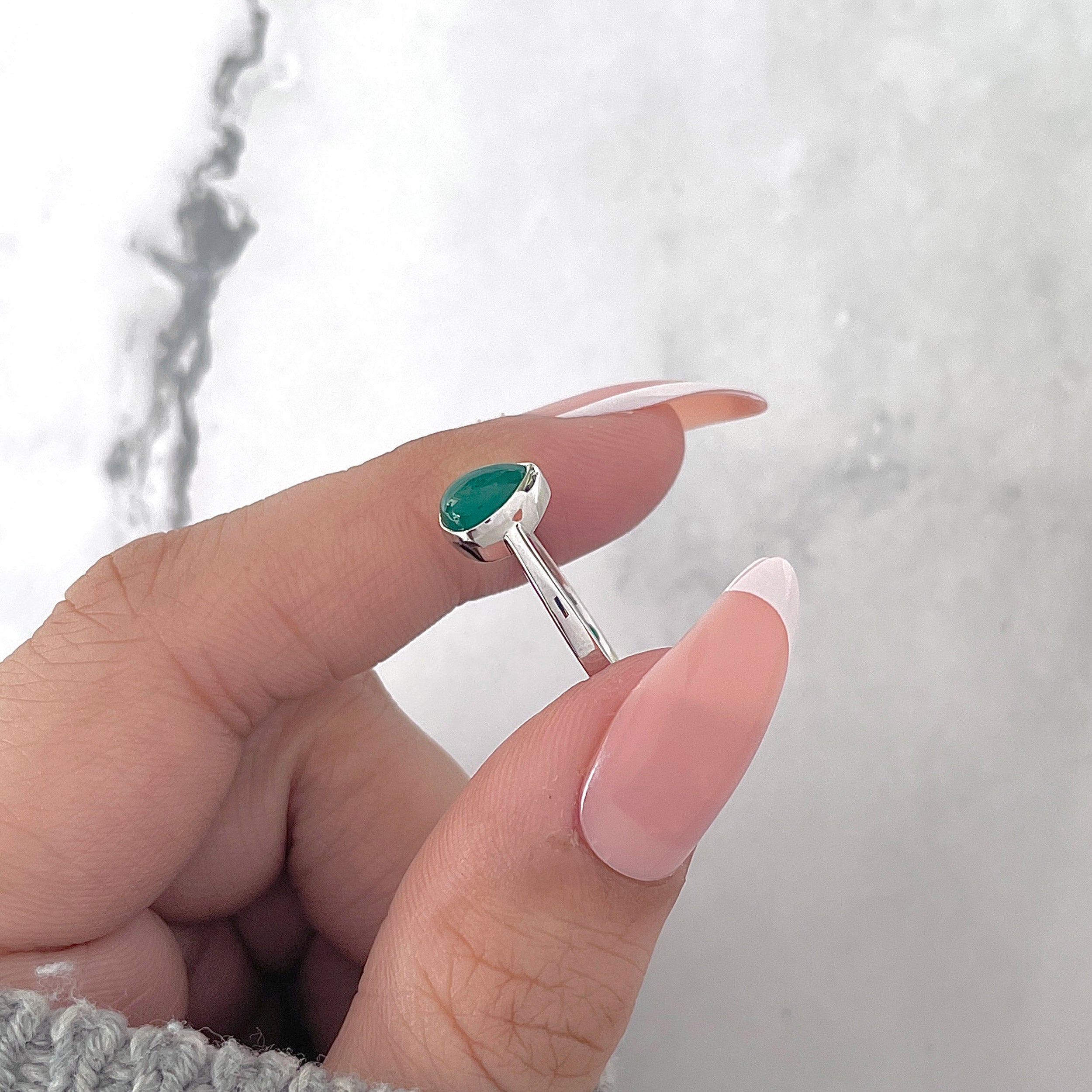 Green Onyx Ring-(GRO-SR-2835.)