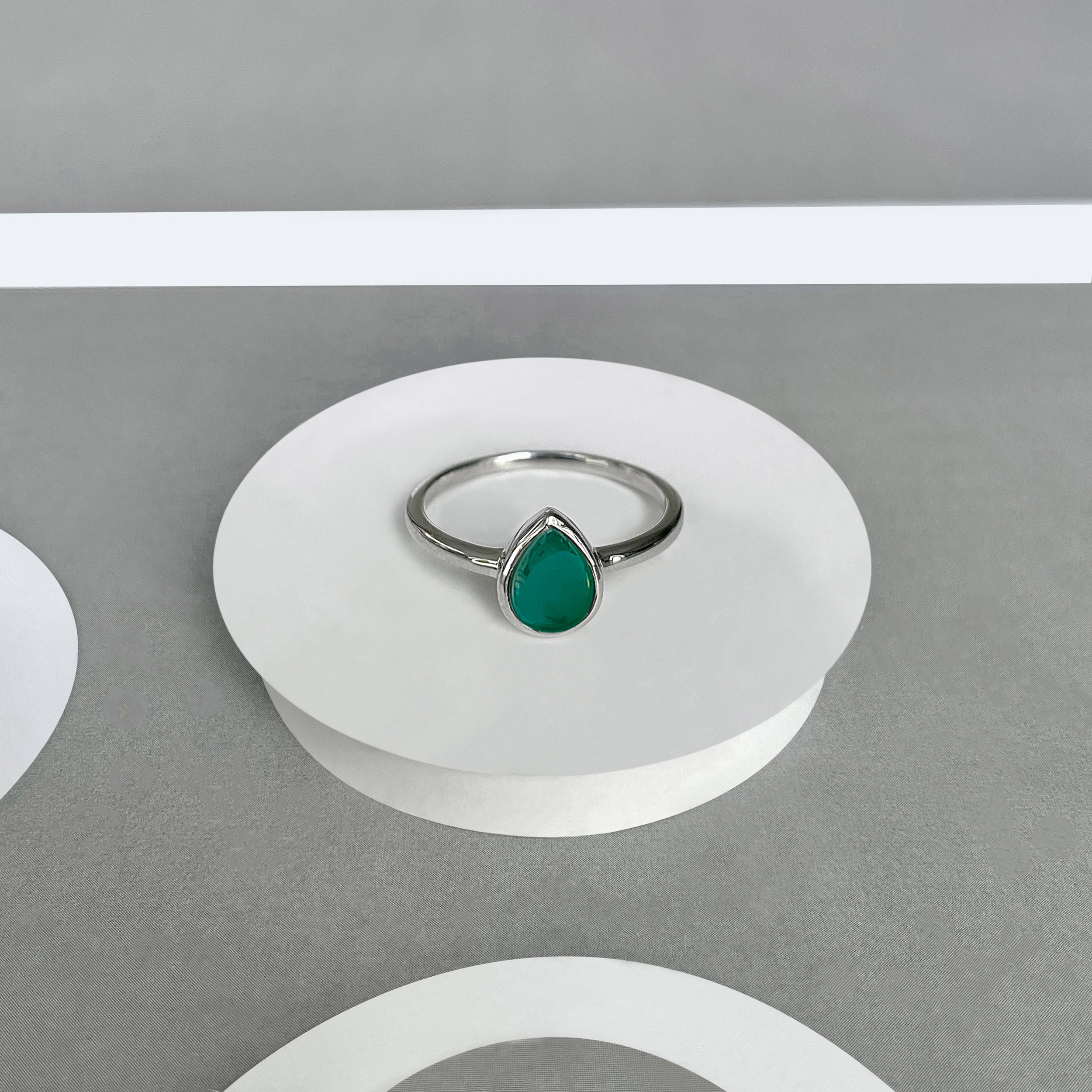 Green Onyx Ring-(GRO-SR-2838.)