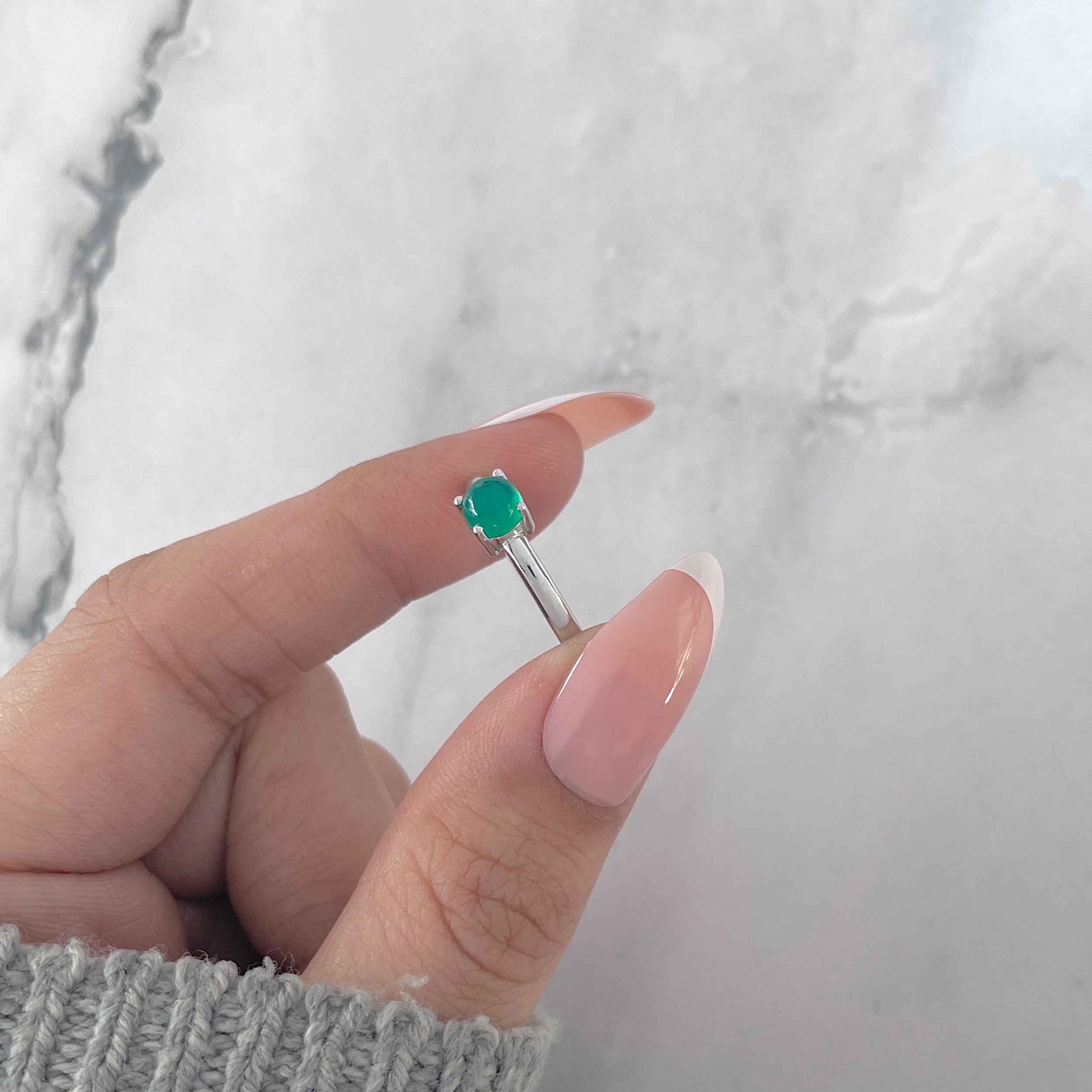 Green Onyx Ring-(GRO-SR-3030.)