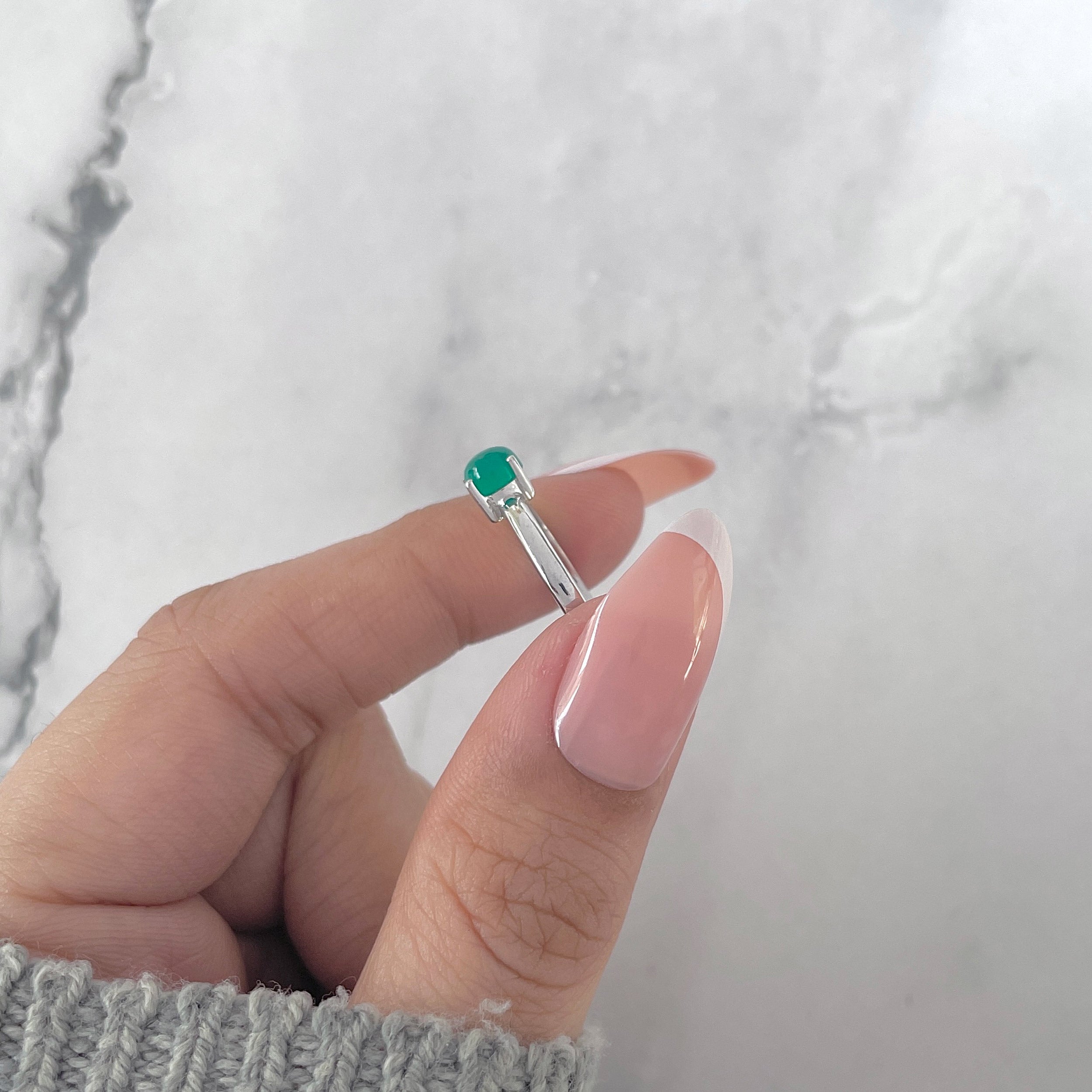 Green Onyx Ring-(GRO-SR-3030.)