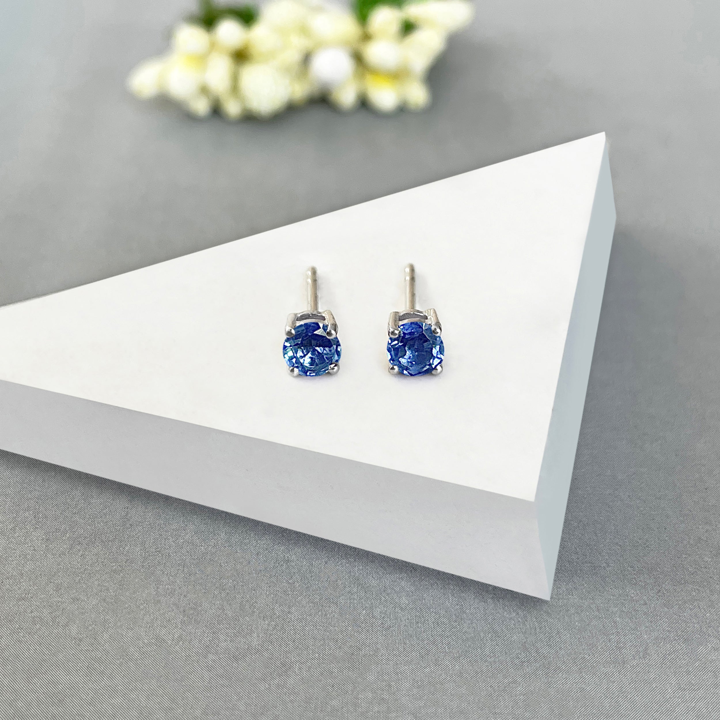 Kyanite Stud Earrings-(KYN-SE-1023.)