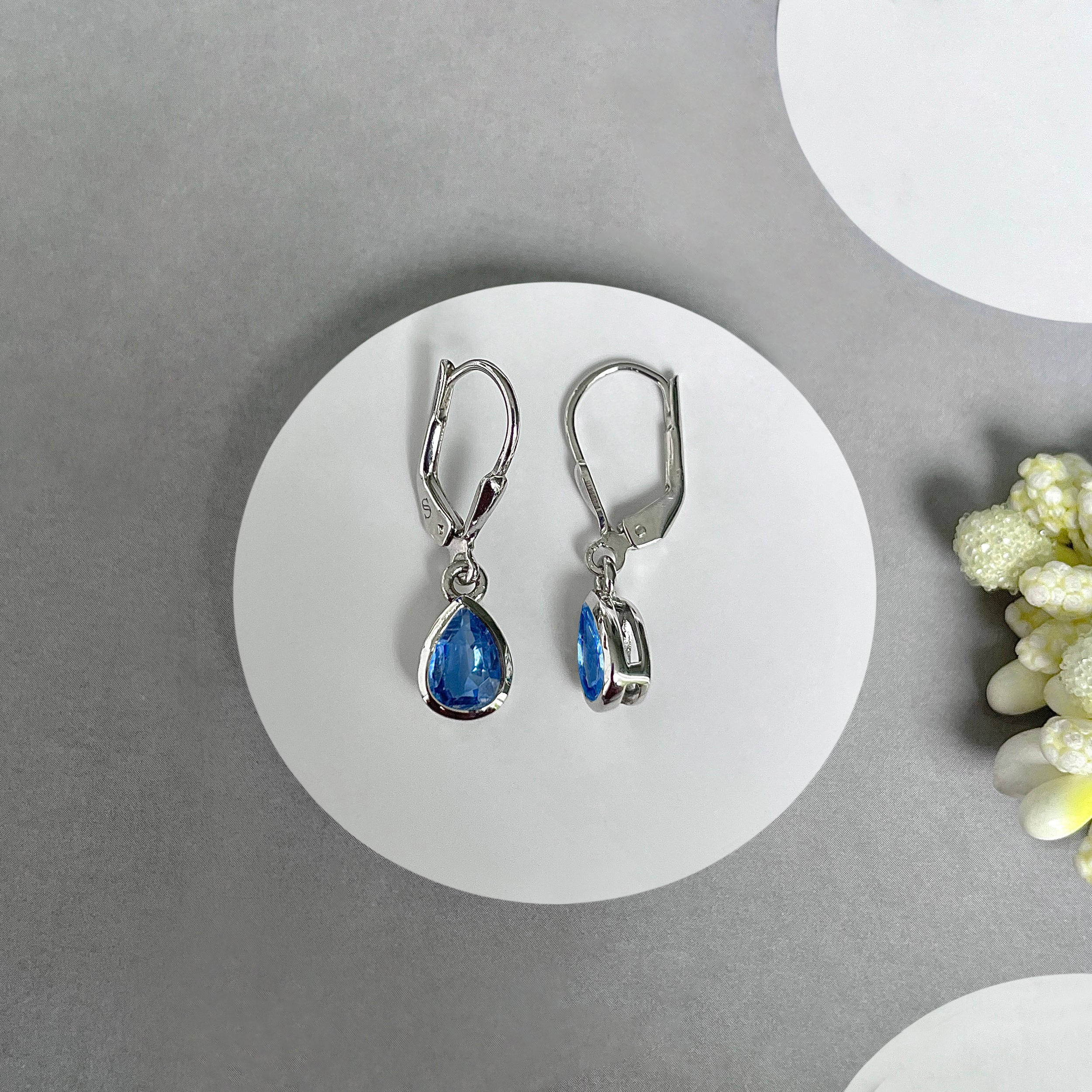 Kyanite Leverback Earrings-(KYN-SE-1317.)