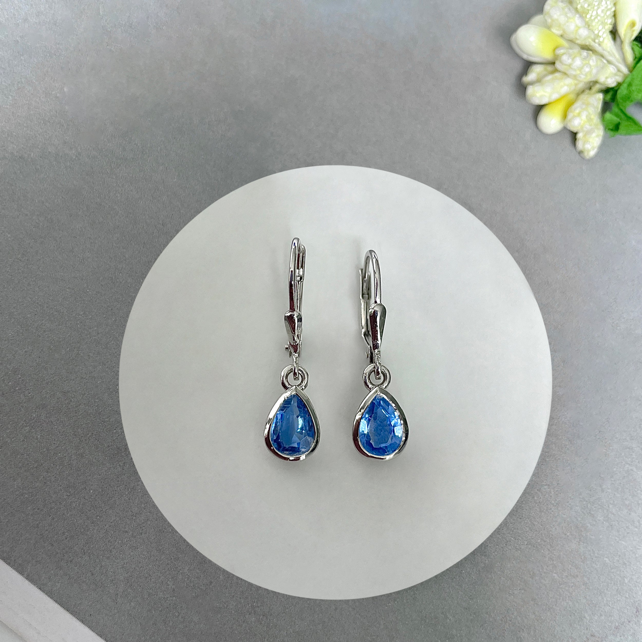 Kyanite Leverback Earrings-(KYN-SE-1317.)