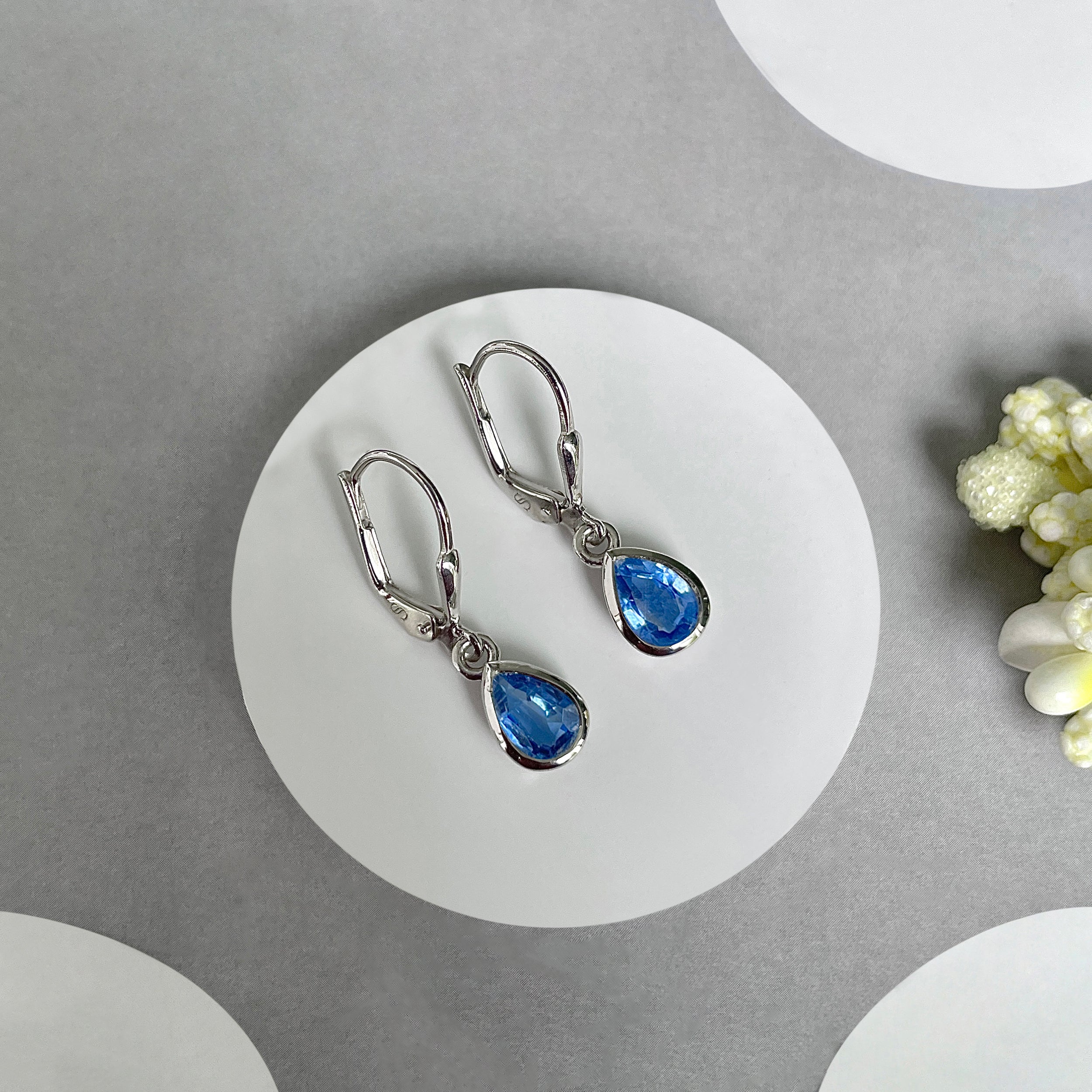 Kyanite Leverback Earrings-(KYN-SE-1317.)