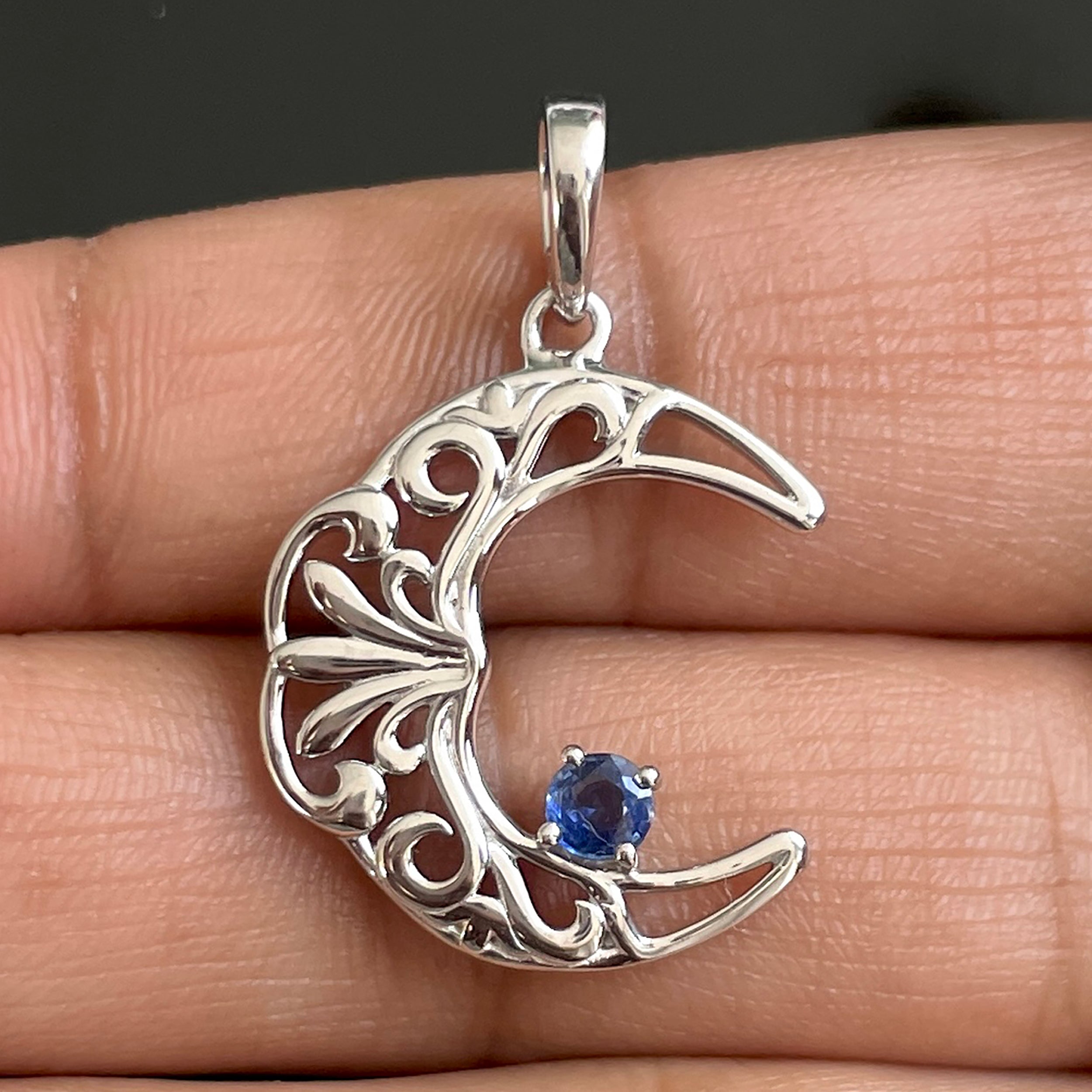 Kyanite crescent Moon Pendant-(KYN-SN-150-B.)