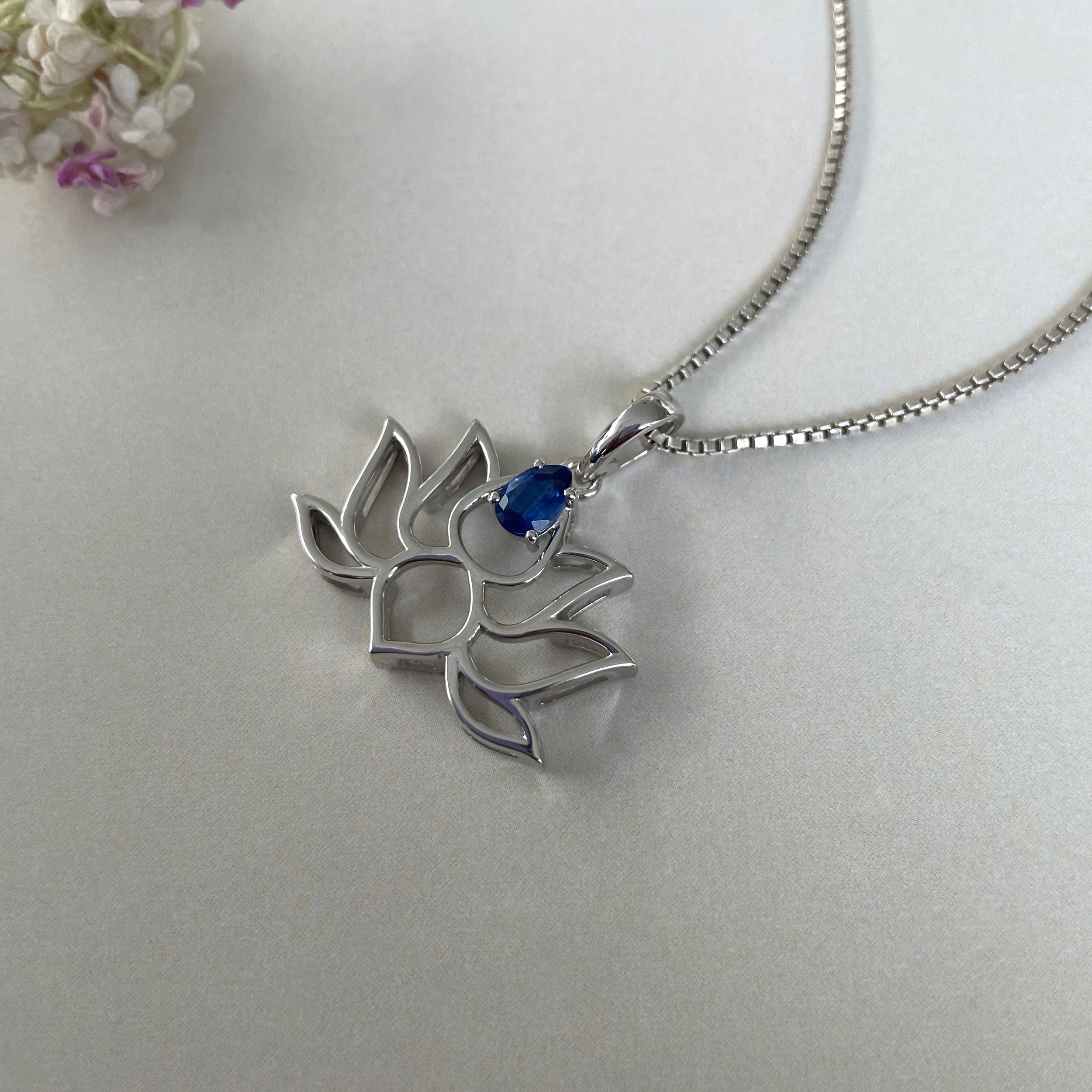 Kyanite Lotus Pendant-(KYN-SN-156P.)
