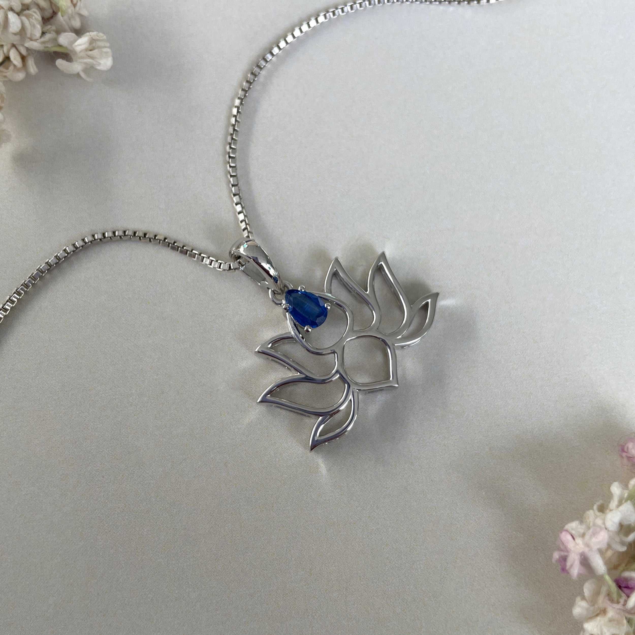 Kyanite Lotus Pendant-(KYN-SN-156P.)
