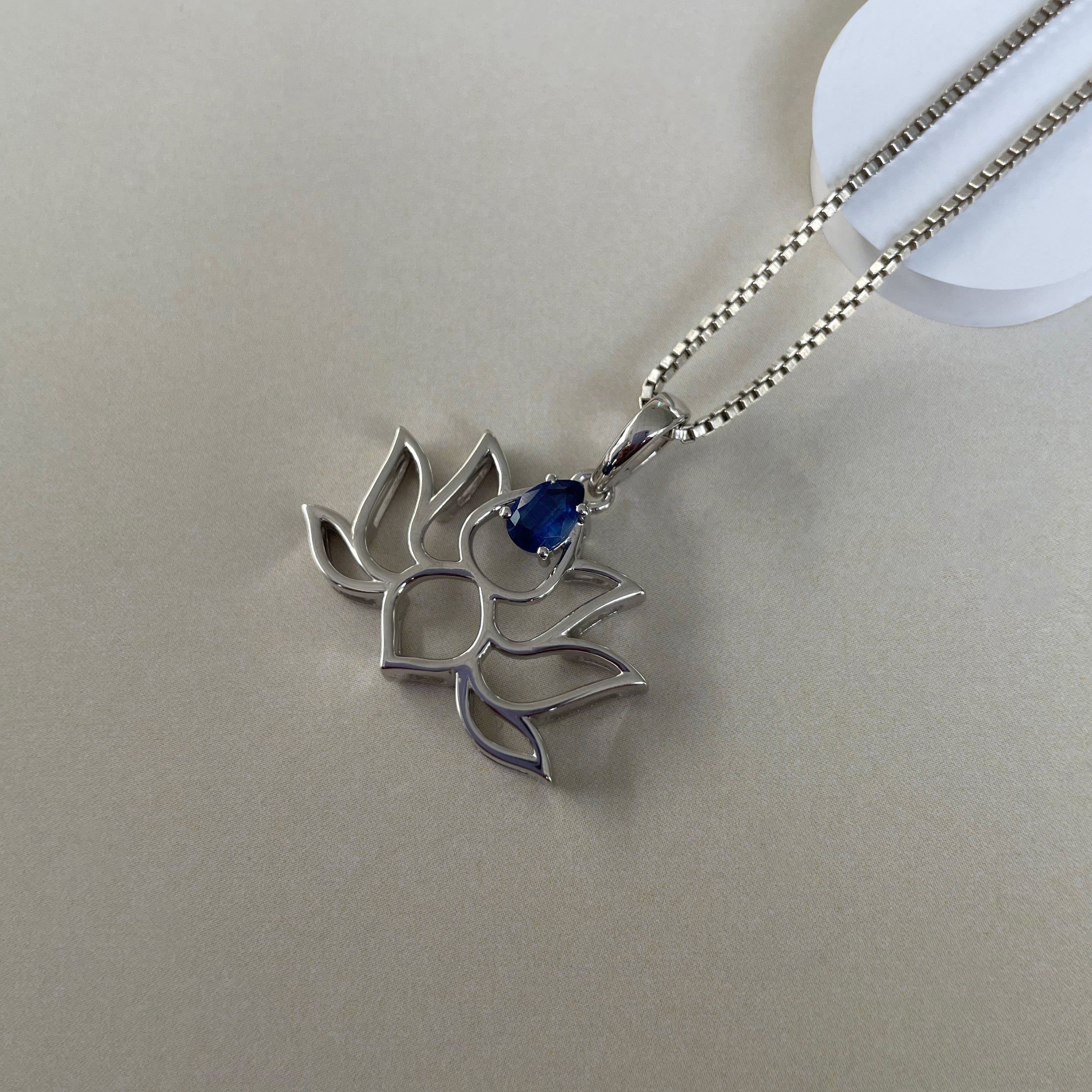Kyanite Lotus Pendant-(KYN-SN-156P.)