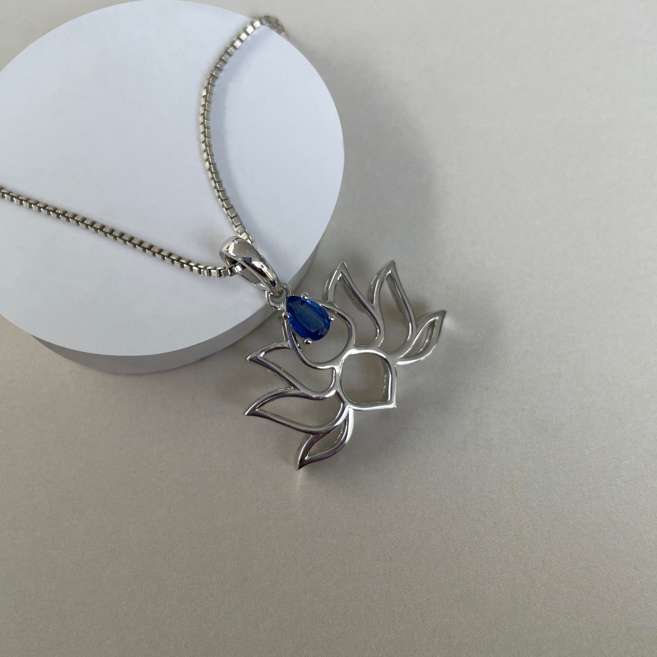 Kyanite Lotus Pendant-(KYN-SN-156P.)