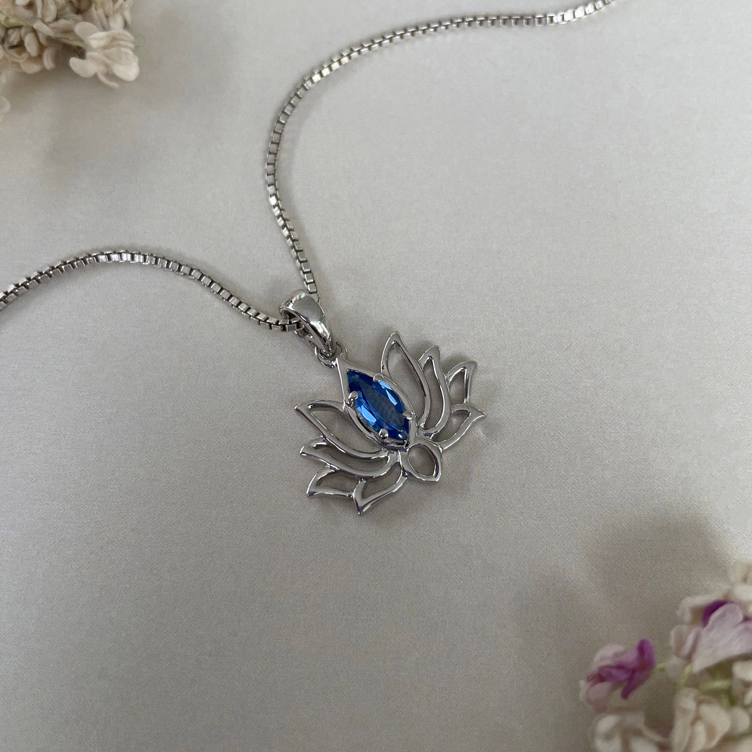 Kyanite Lotus Pendant-(KYN-SN-166P.)