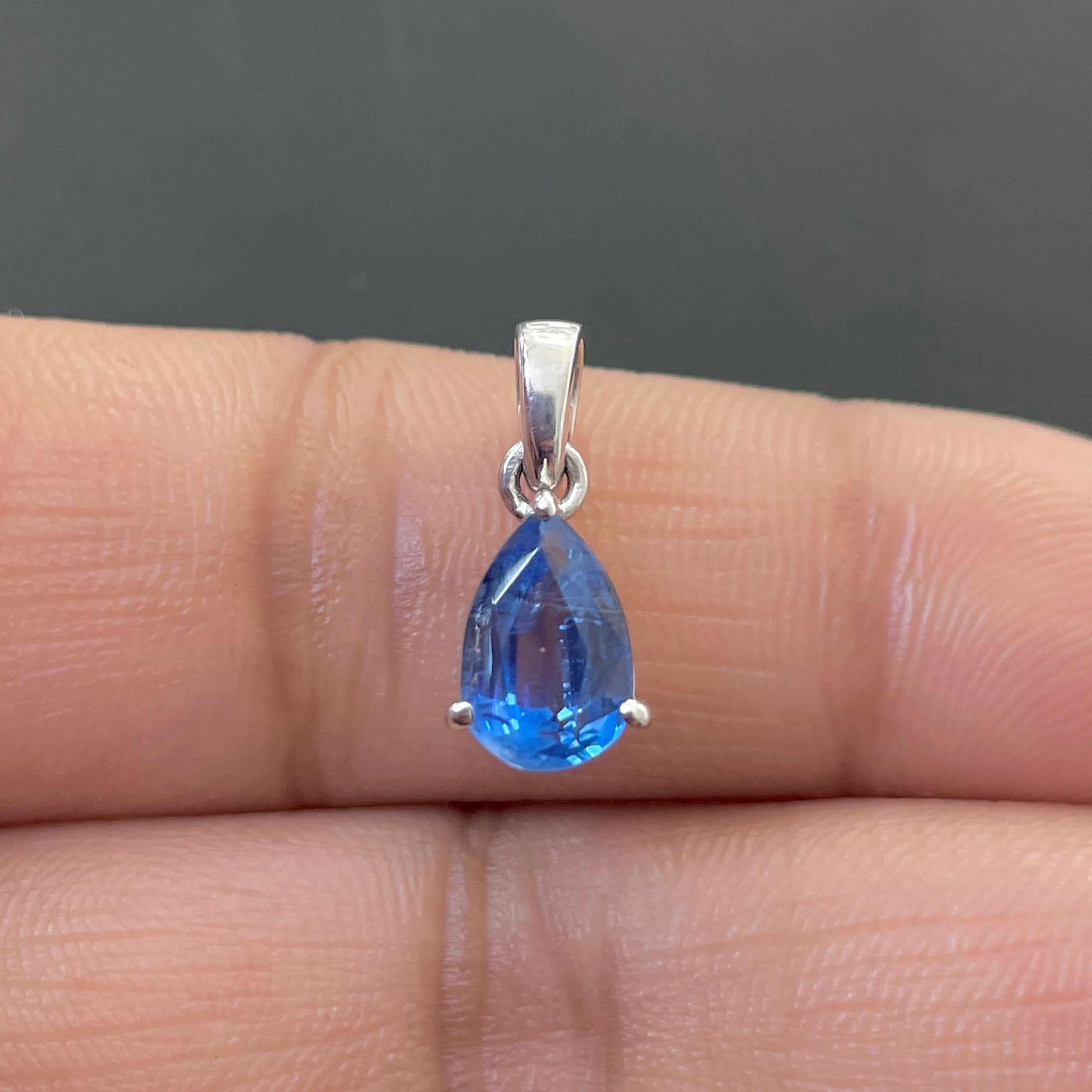 Kyanite Pendant-(KYN-SP-917.)