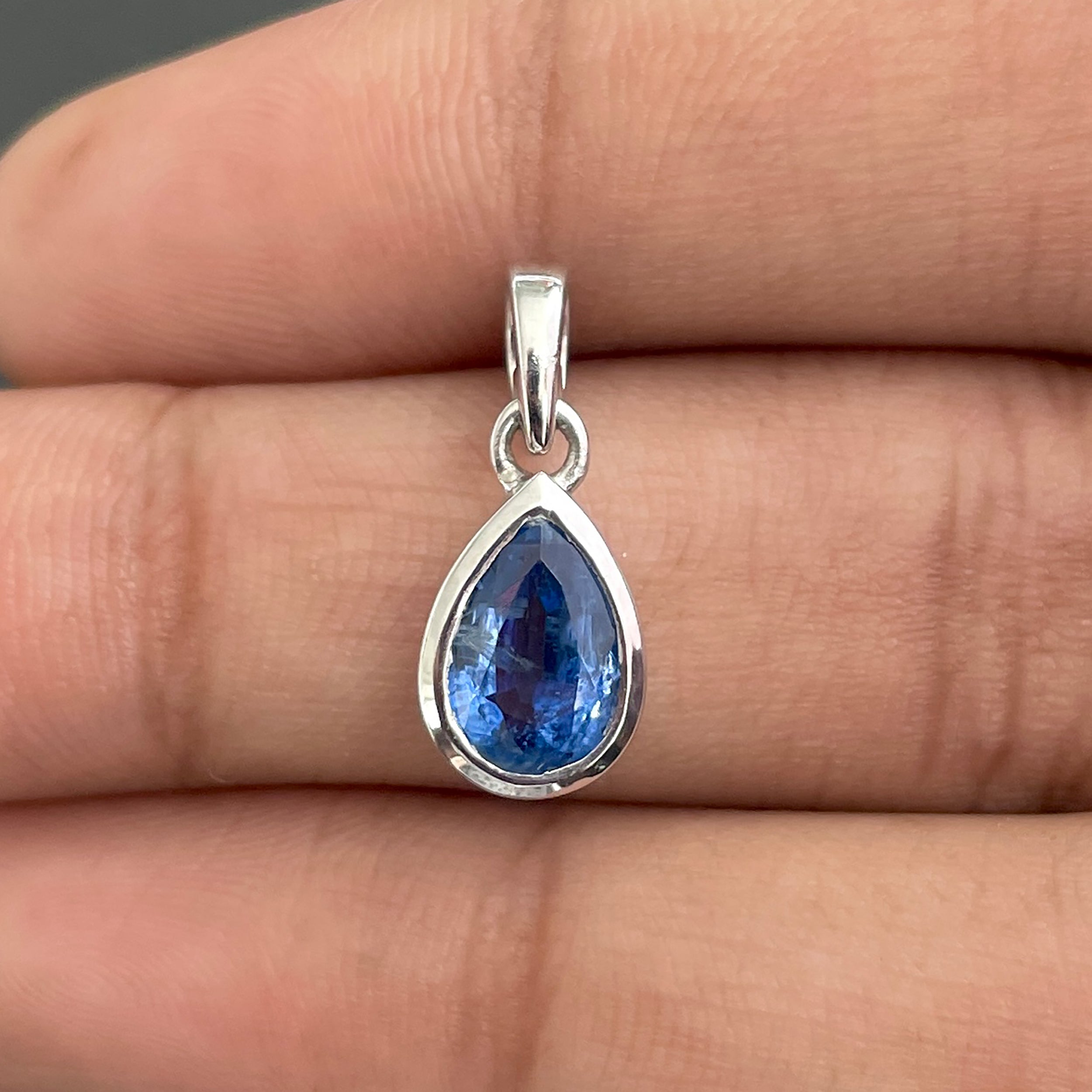 Kyanite Pendant-(KYN-SP-956-B.)