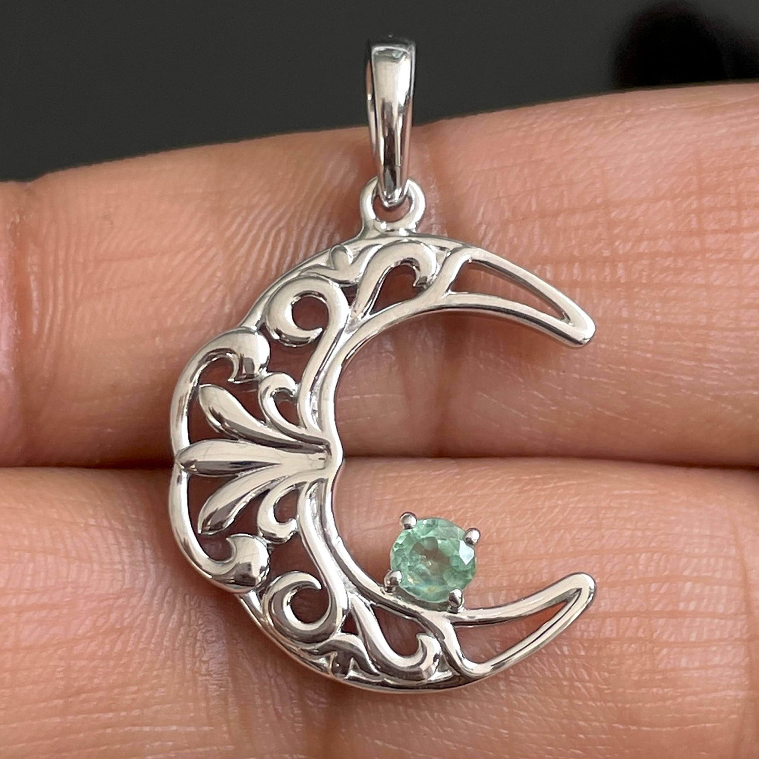 Green Kyanite crescent Moon Pendant-(KYN-SN-150-G.)
