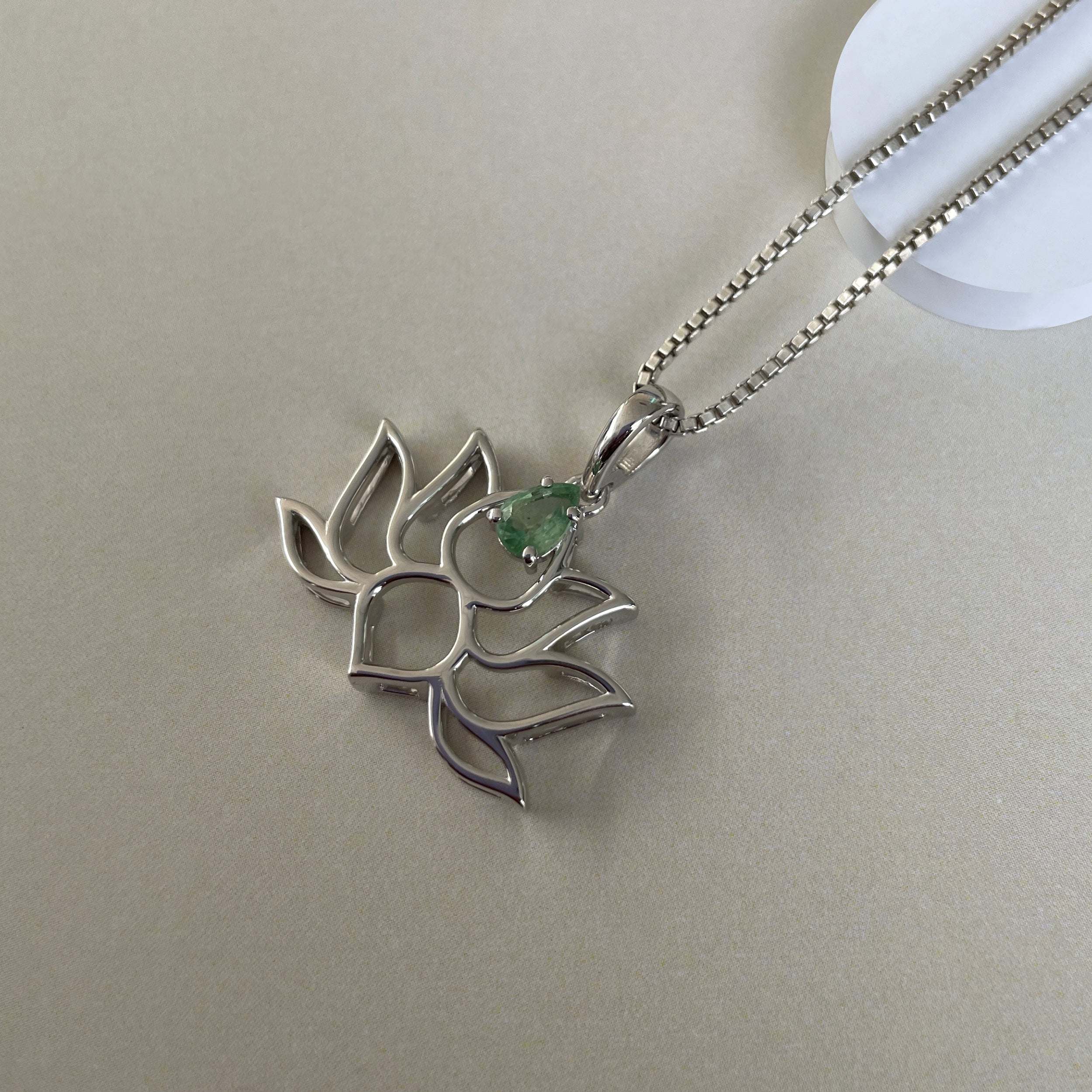 Green Kyanite Lotus Pendant-(KYN-SN-156-G.)