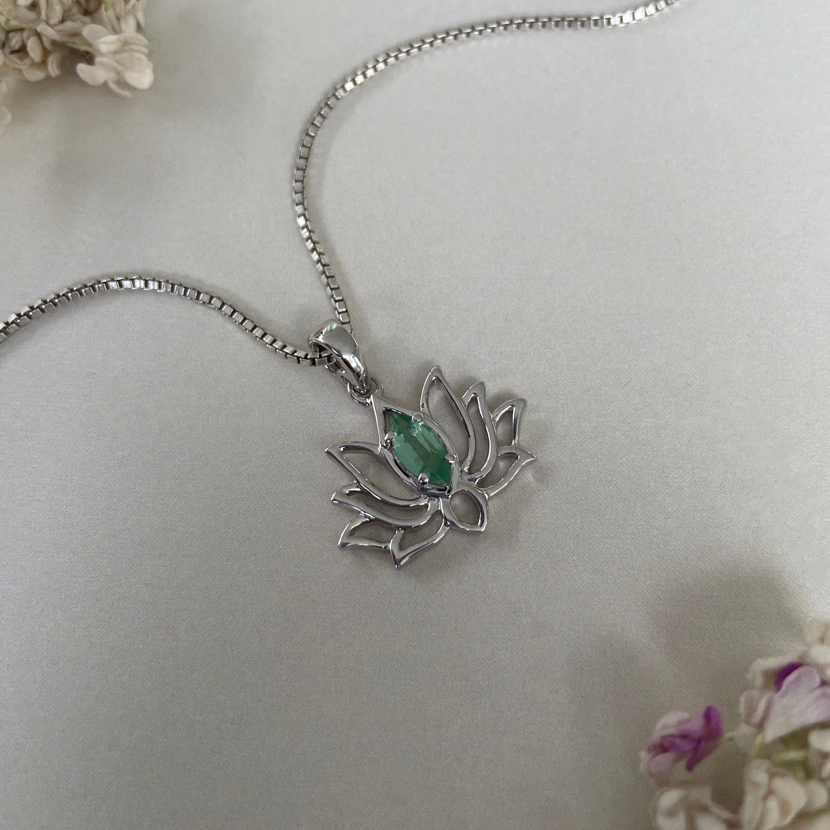 Green Kyanite Lotus Pendant-(KYN-SN-166-G.)