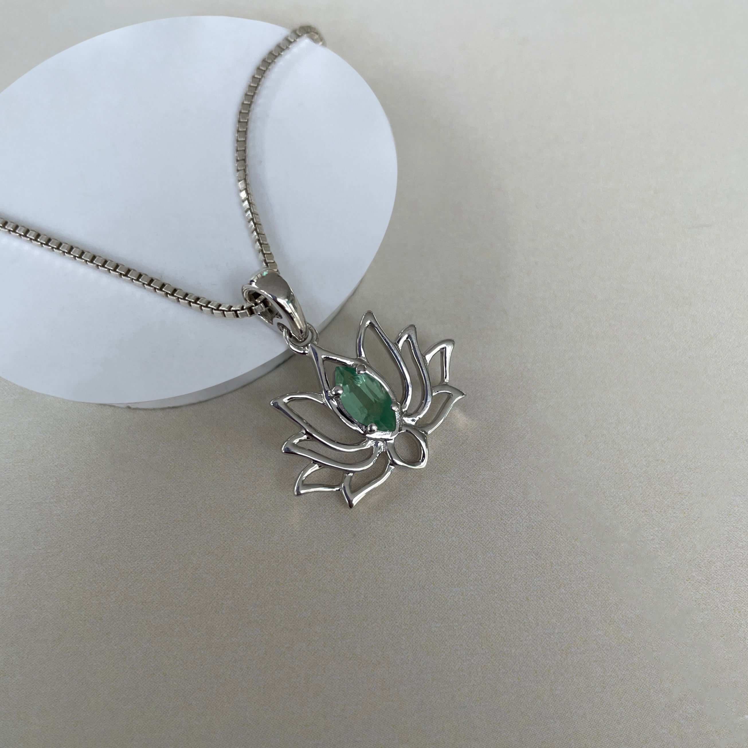 Green Kyanite Lotus Pendant-(KYN-SN-166-G.)